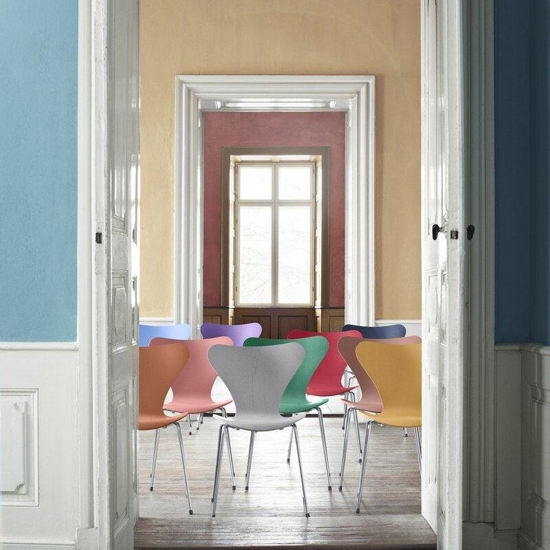 Series 7™ Chair Lacquered