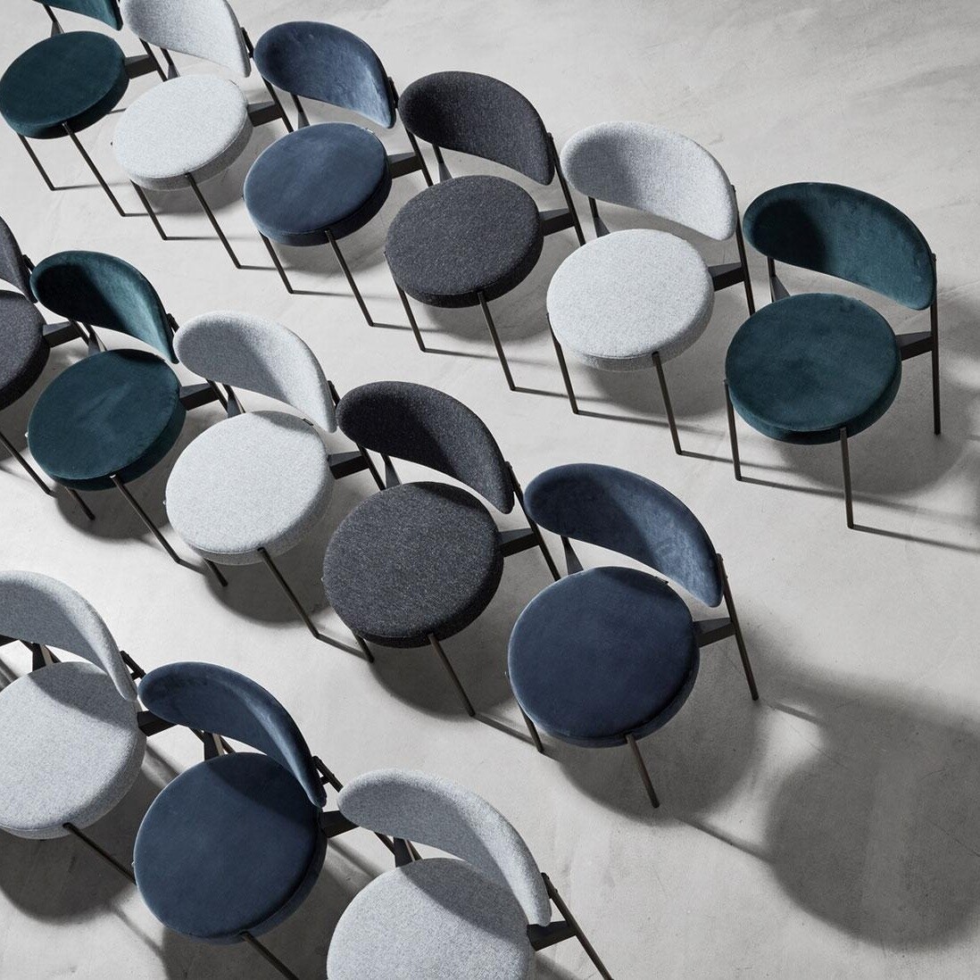 Series 430 Chair Black Base