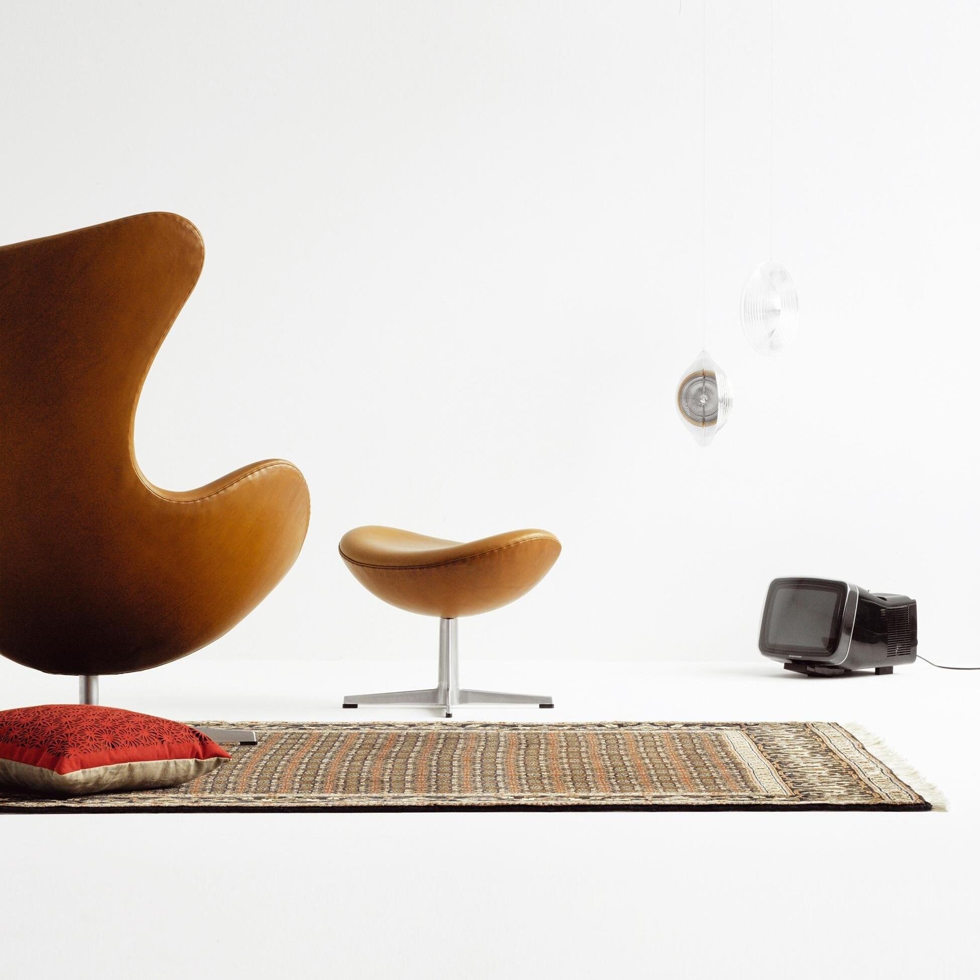 Promotion Set Egg Chair™ + Footstool Leather