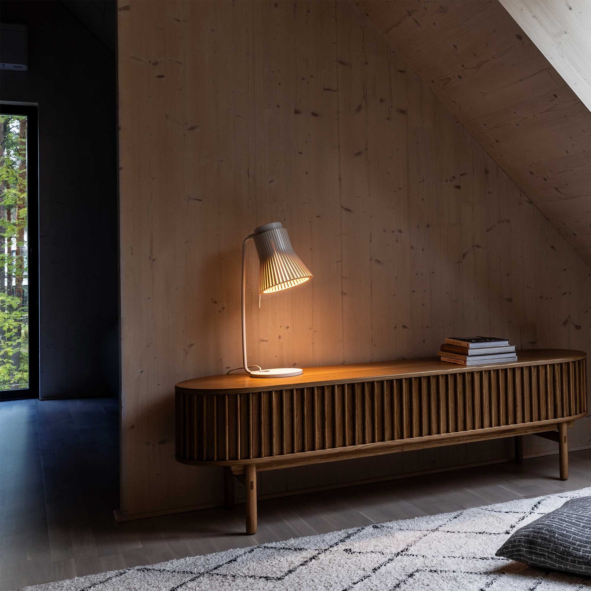 Petite 4620 Table Lamp