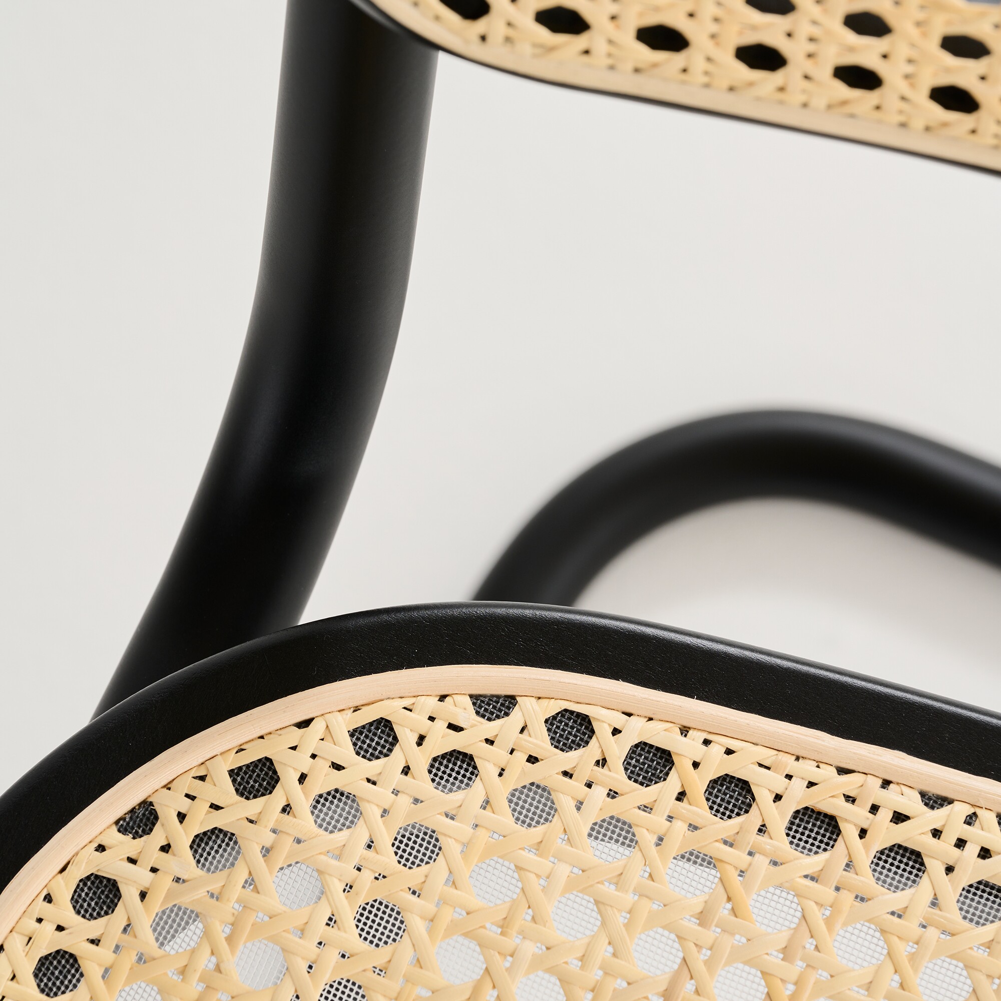 S 32 VL Cantilever Lounge Chair Black Frame