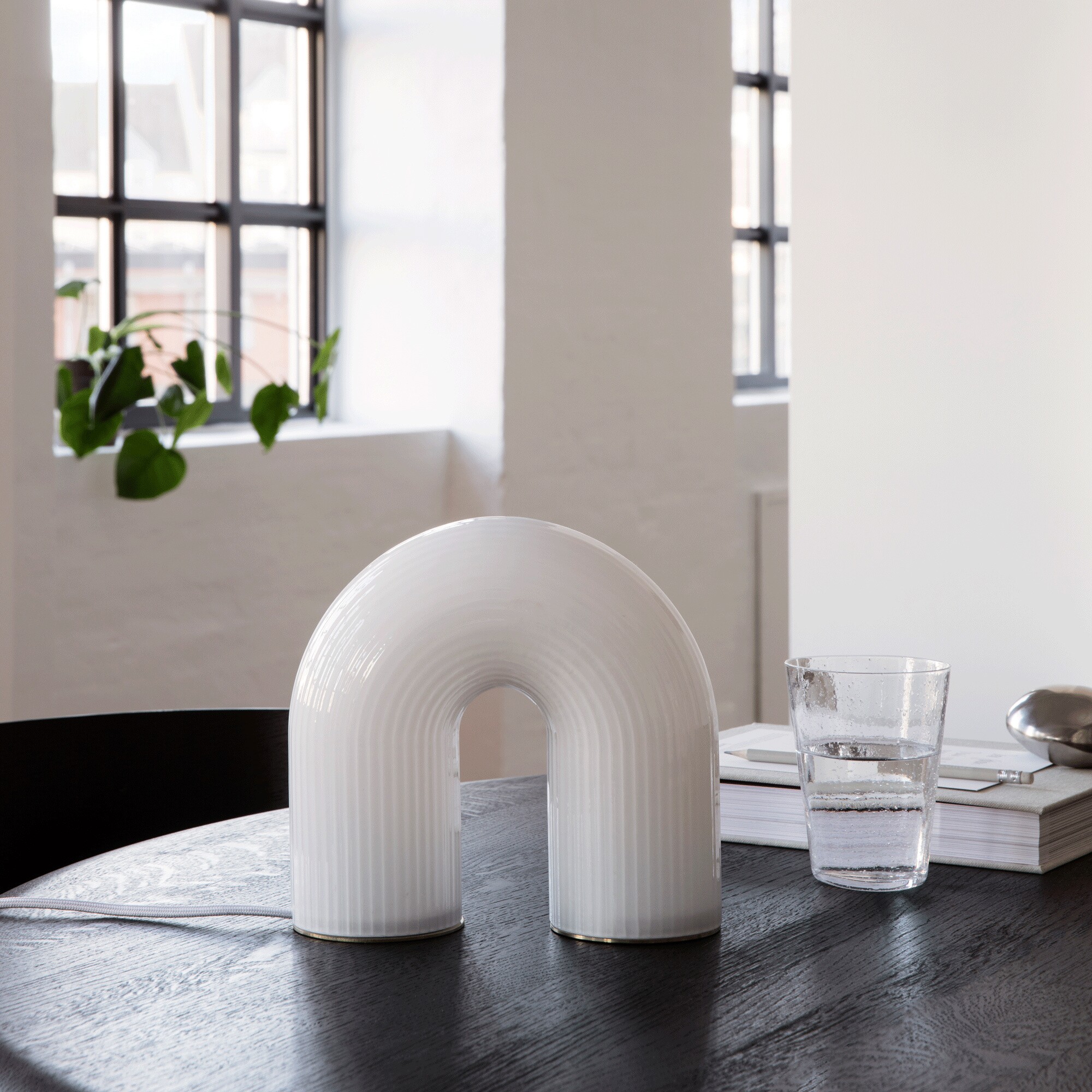 Vuelta LED Table Lamp