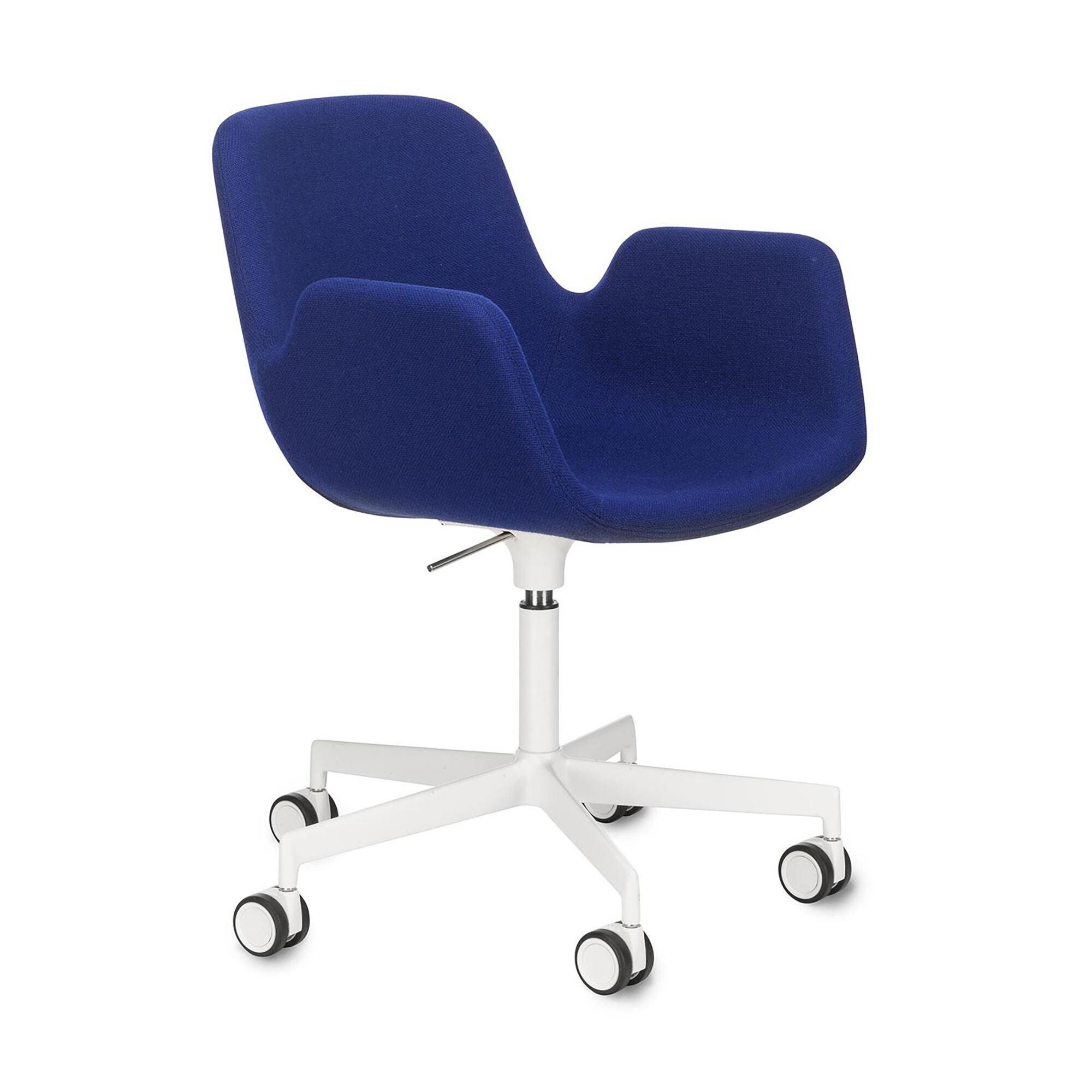 Pass S135 Armchair with Wheels 78-88cm
