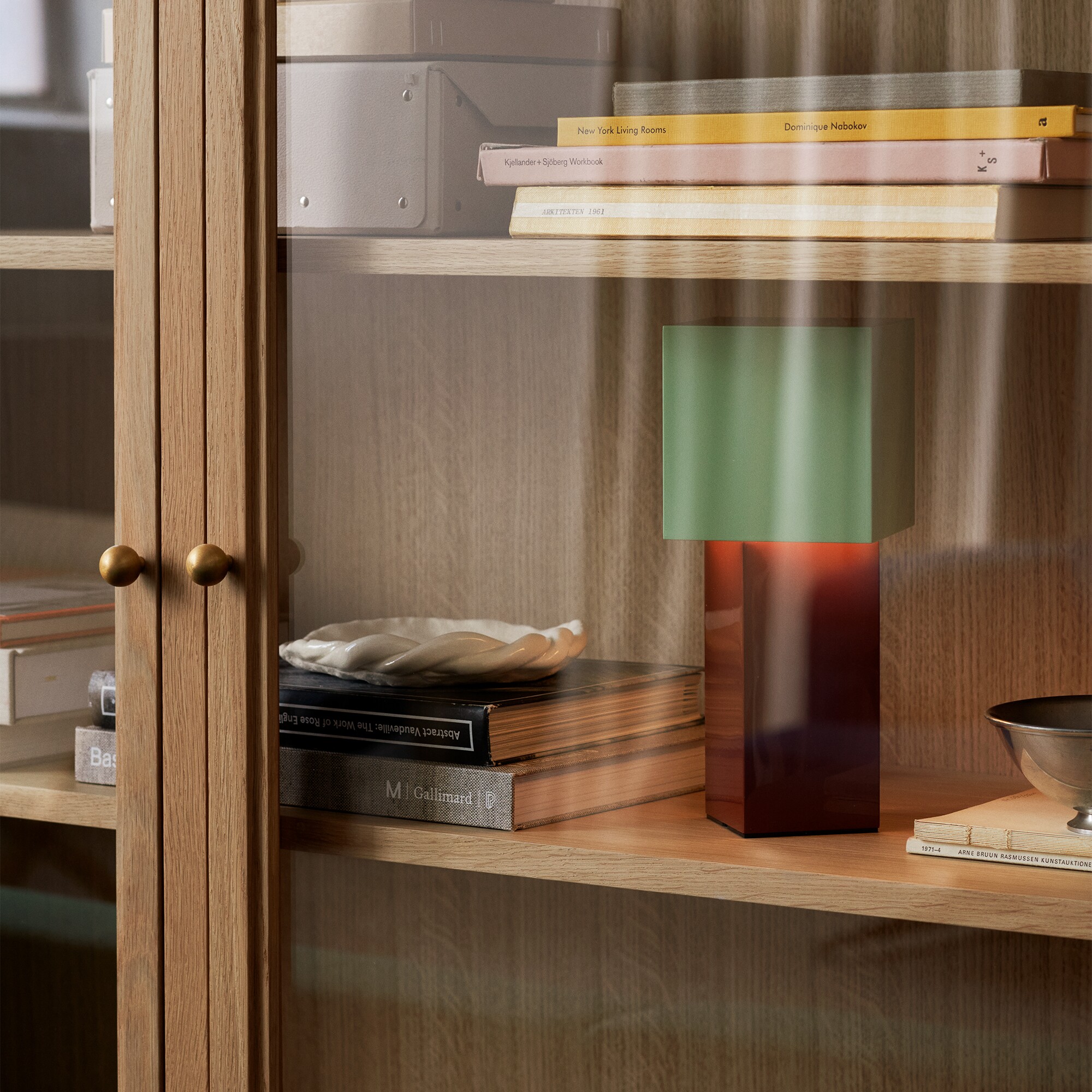 Pivot Portable ATD7 Lamp with Battery