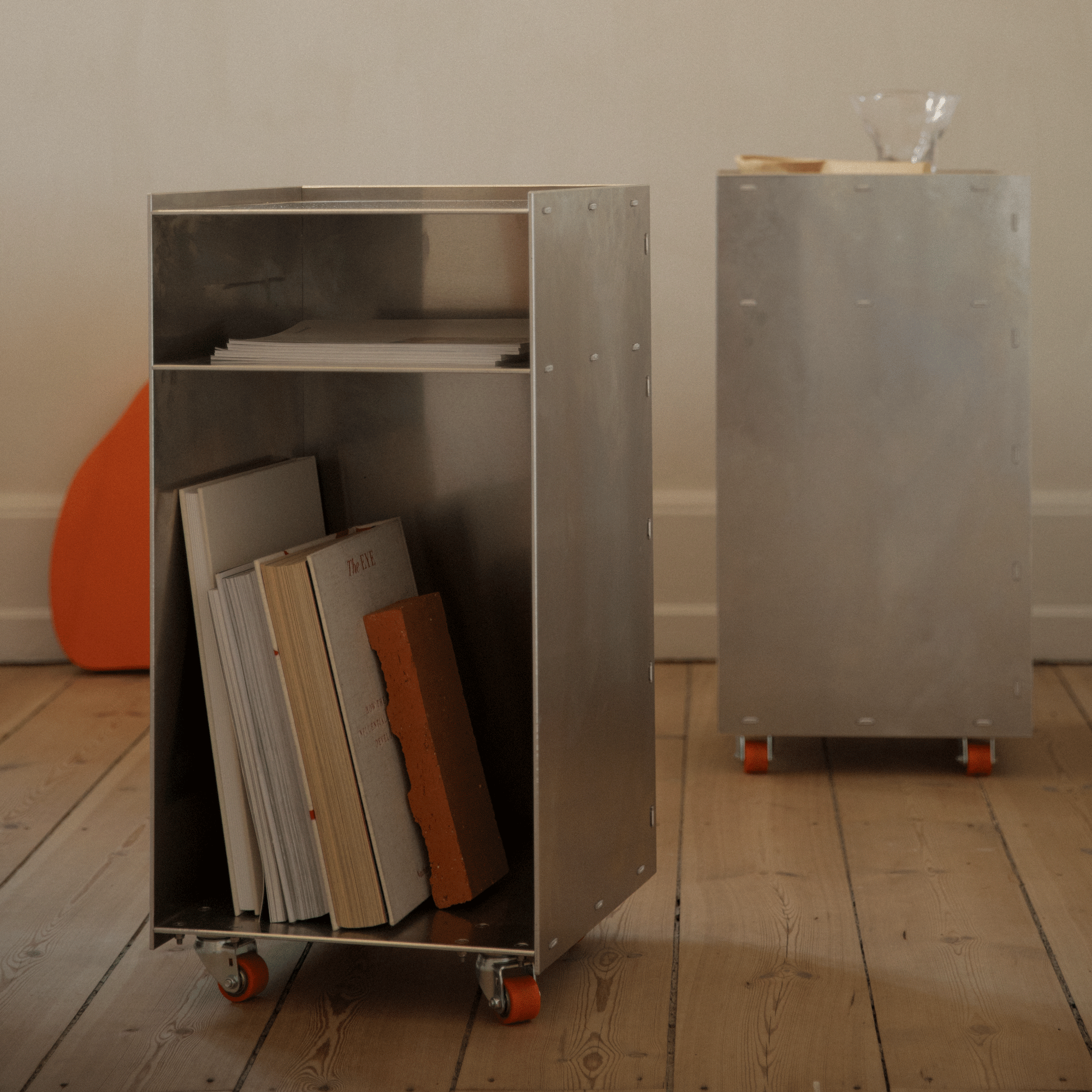 Rivet Roll Container