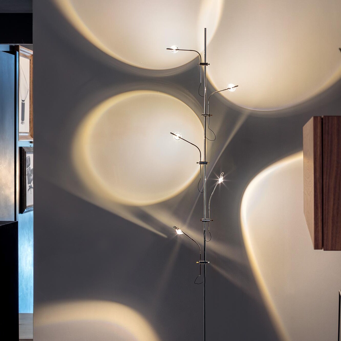 Wa Wa F LED Floor Lamp