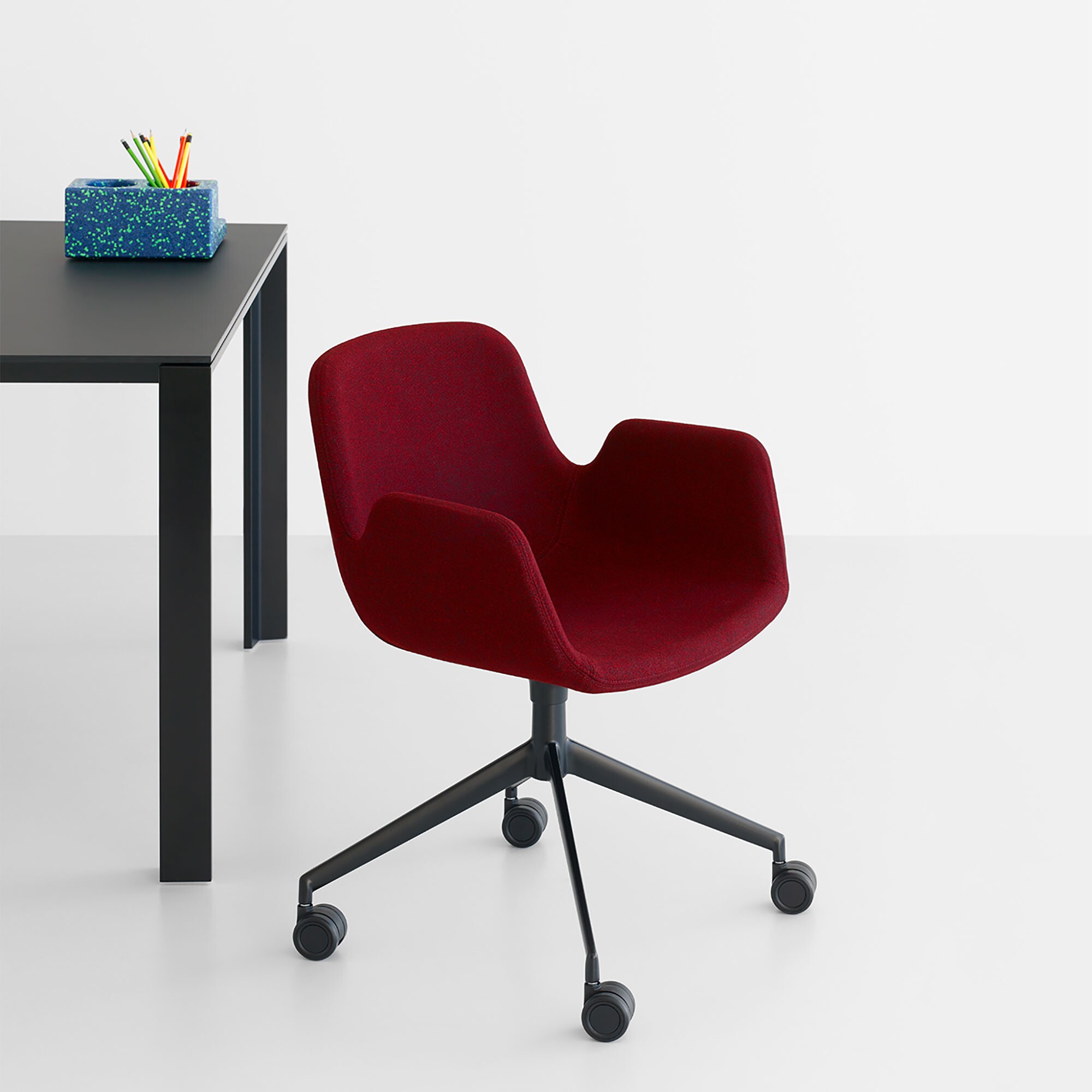 Pass S135 Armchair with Wheels 78-88cm