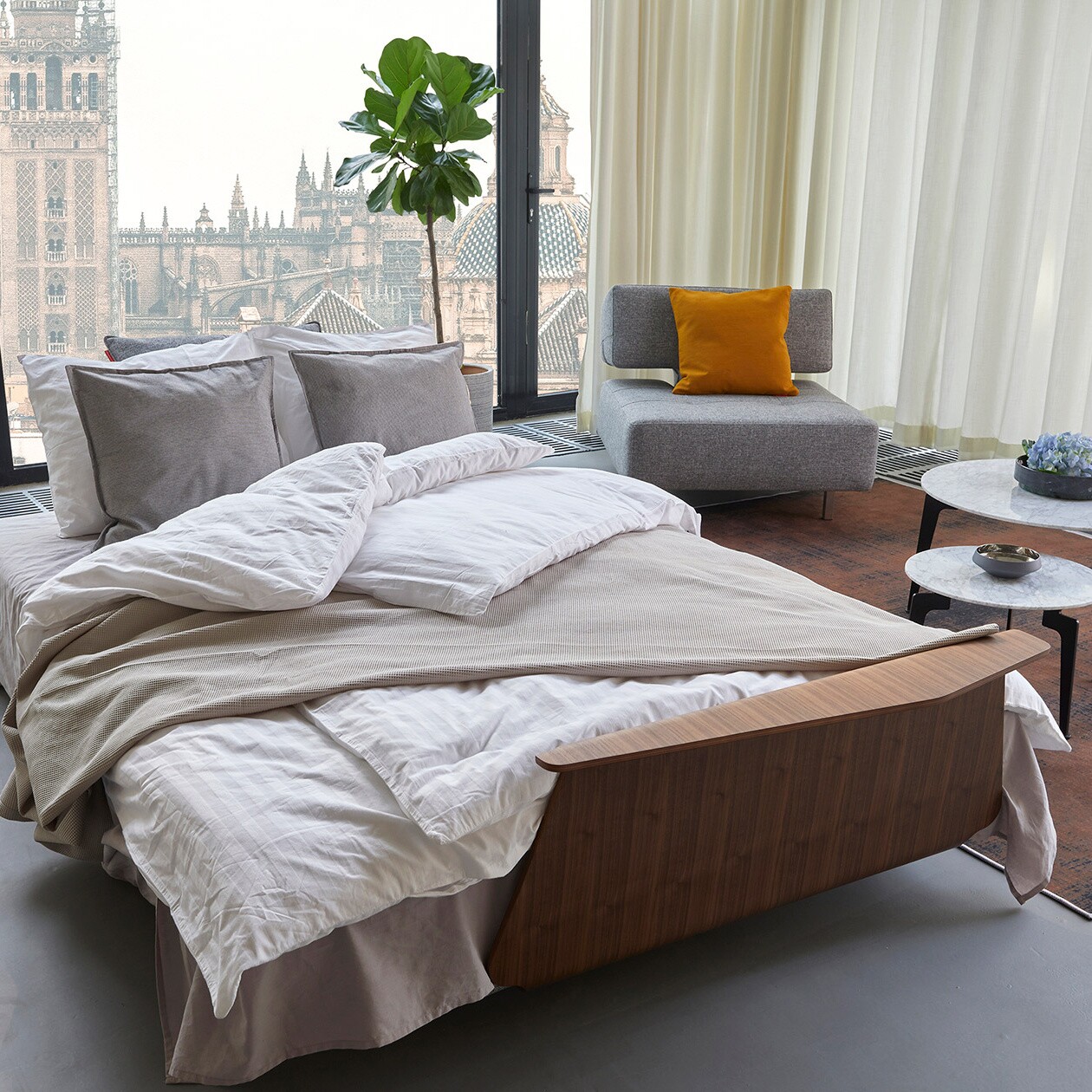 Long Horn Deluxe Excess Sofa Bed with Armrests 245x114cm