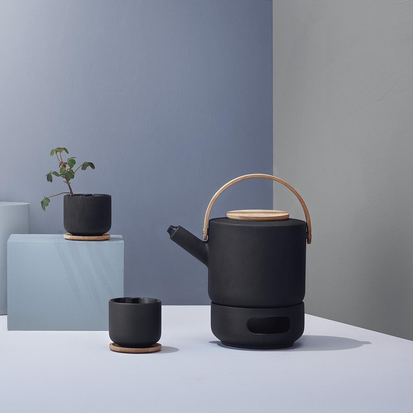 Theo Set of Teapot and Tea Heater