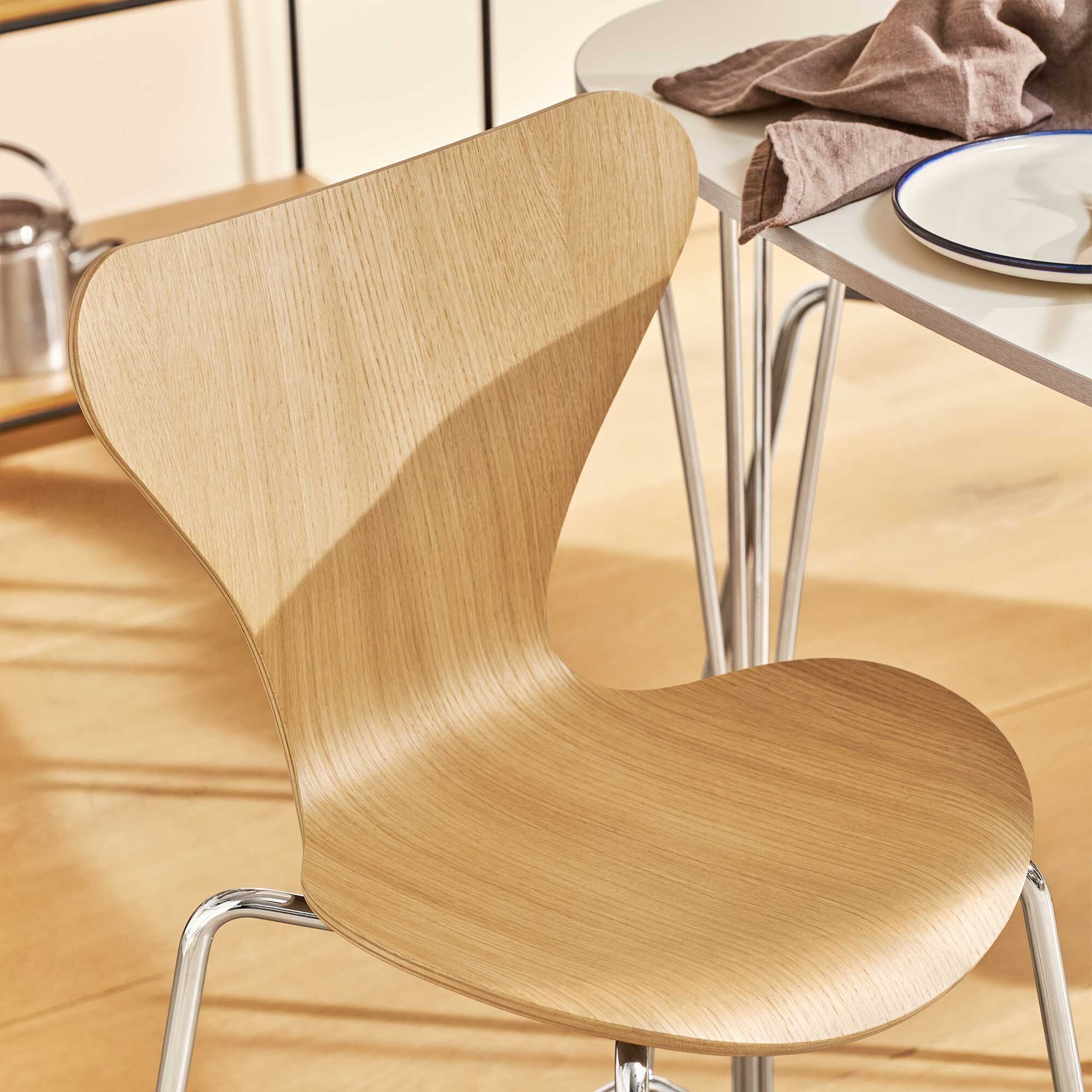 Serie 7™ Junior Chair