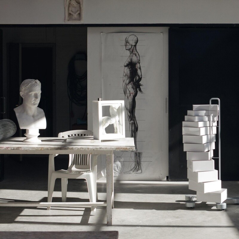 Spinny Drawer Element