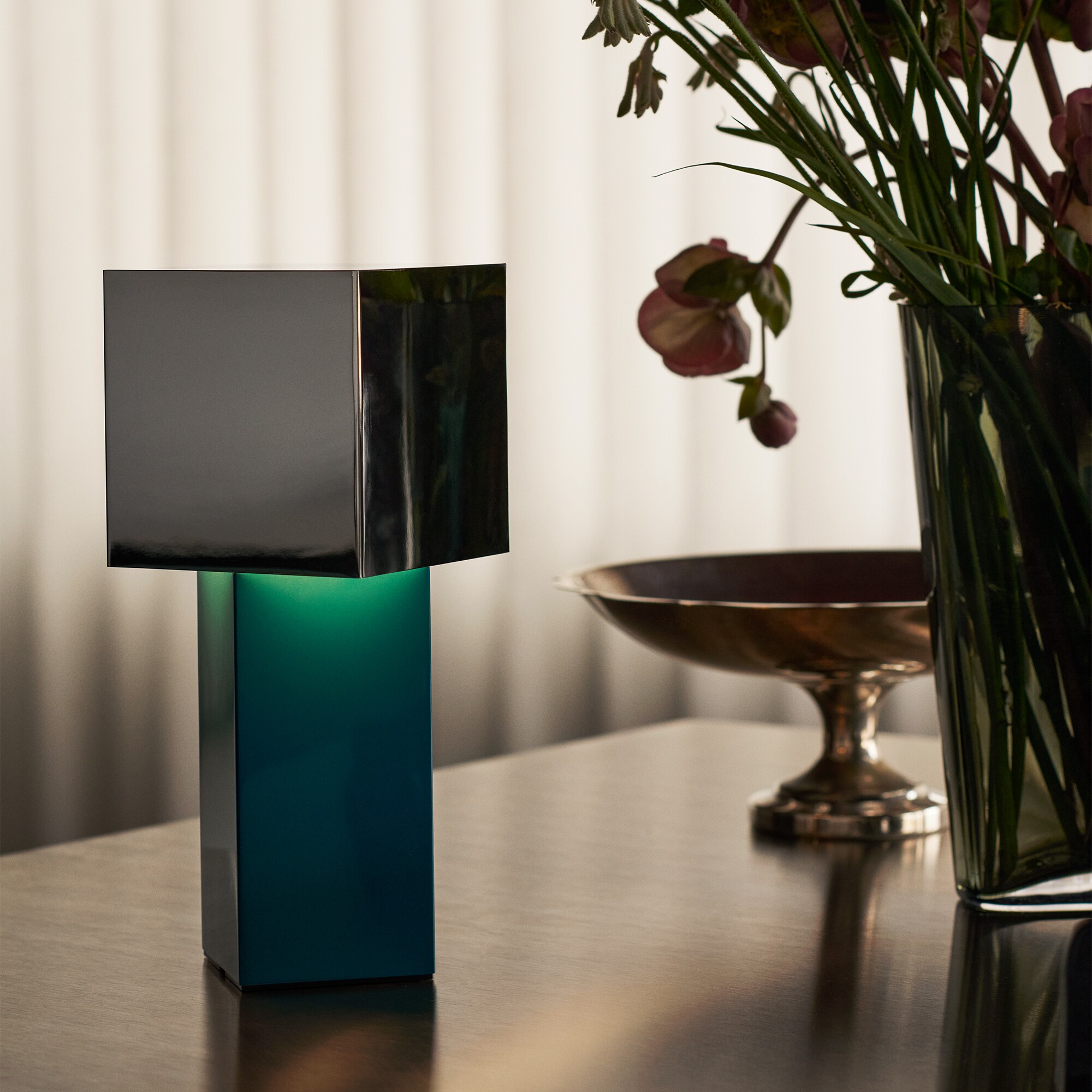 Pivot Portable ATD7 Lamp with Battery