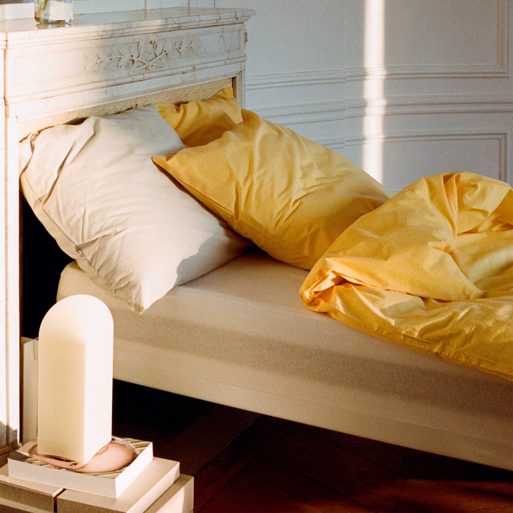 Parade 320 LED Table Lamp