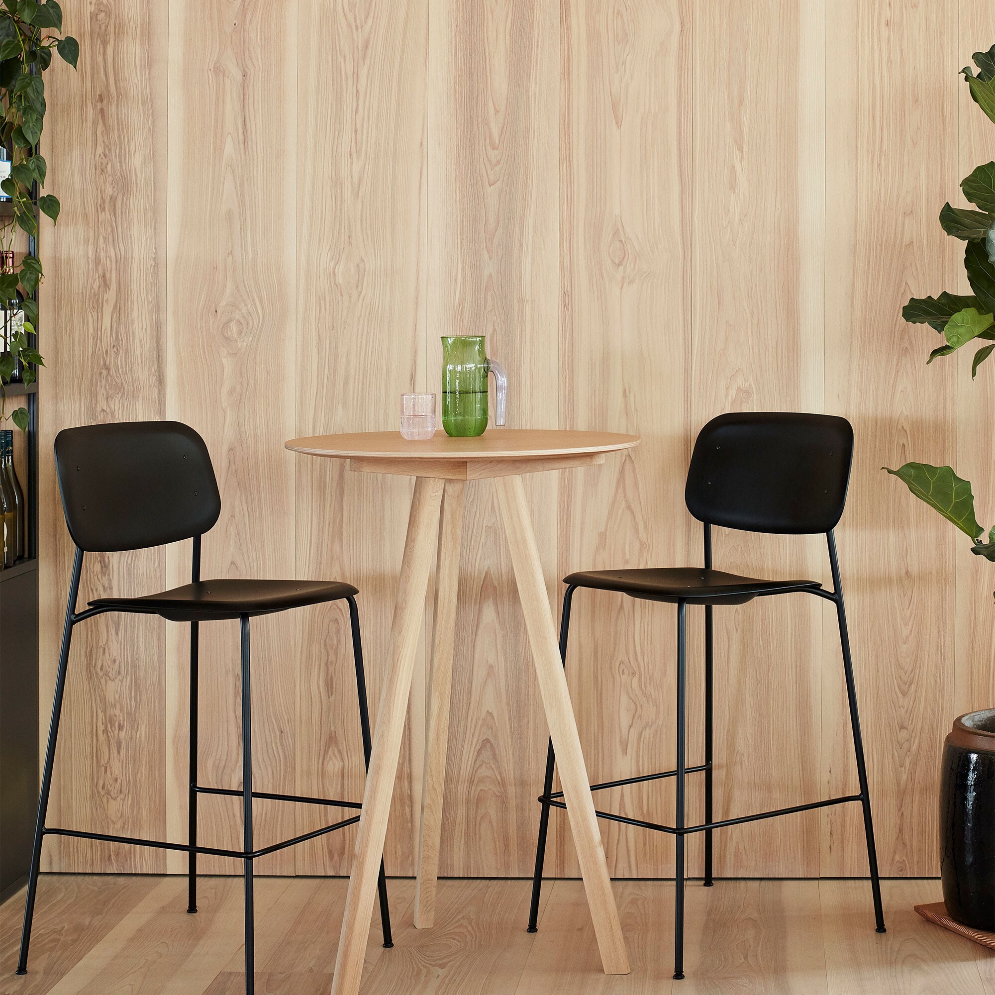 Soft Edge 95 Bar Stool High Black Steel Base