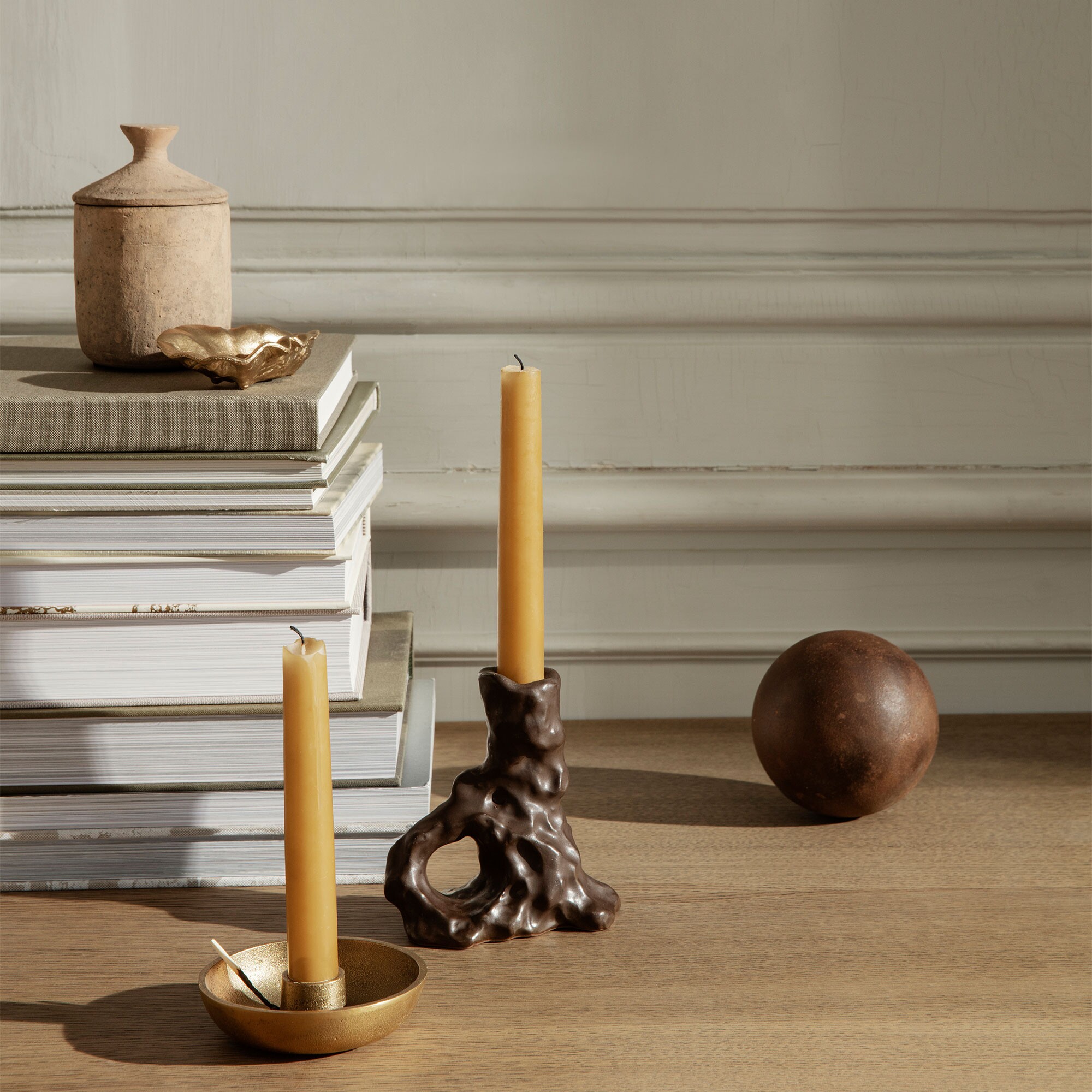 Ura Scented Candle with Lid