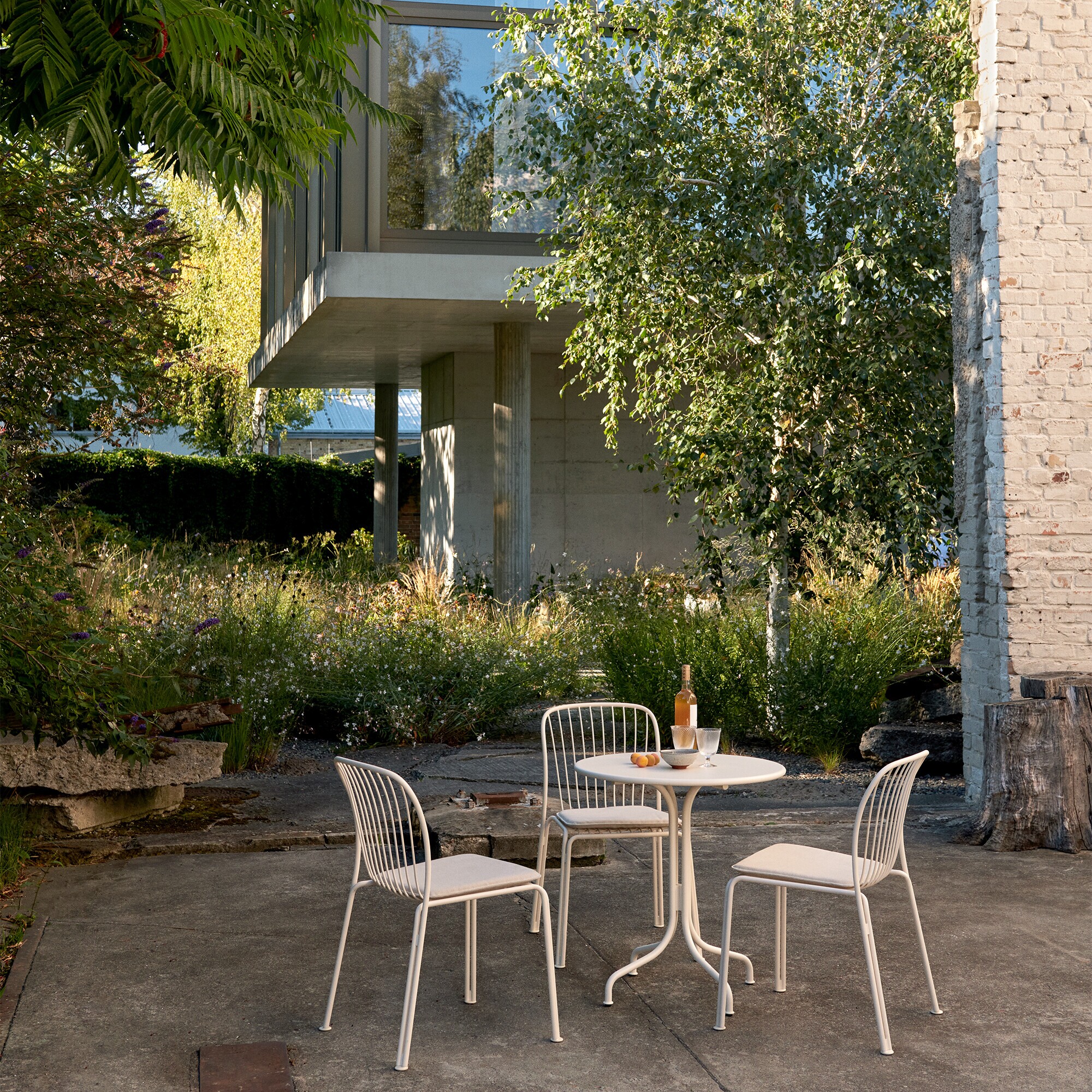 Thorvald SC96 Café Garden Table