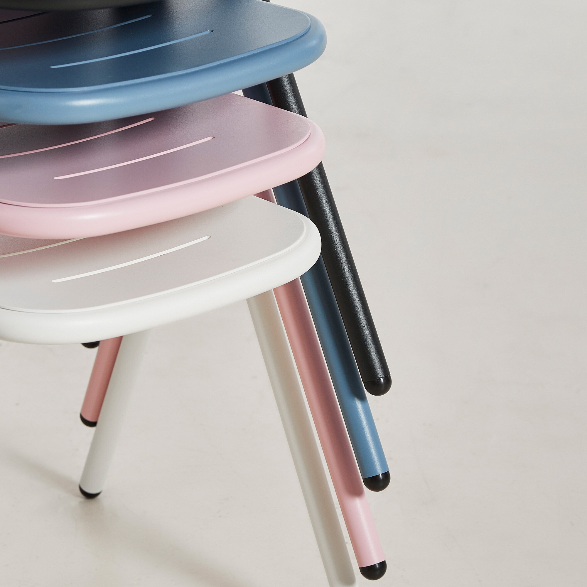 Ray Outdoor Armchair