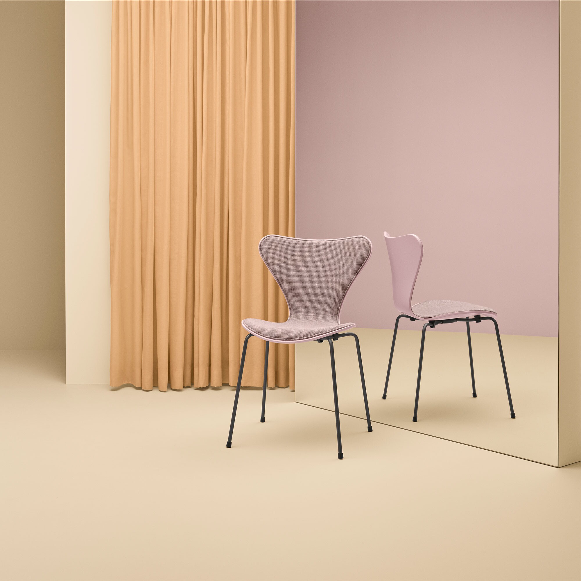 Series 7 Chair Front Upholstered Warm Graphite Base