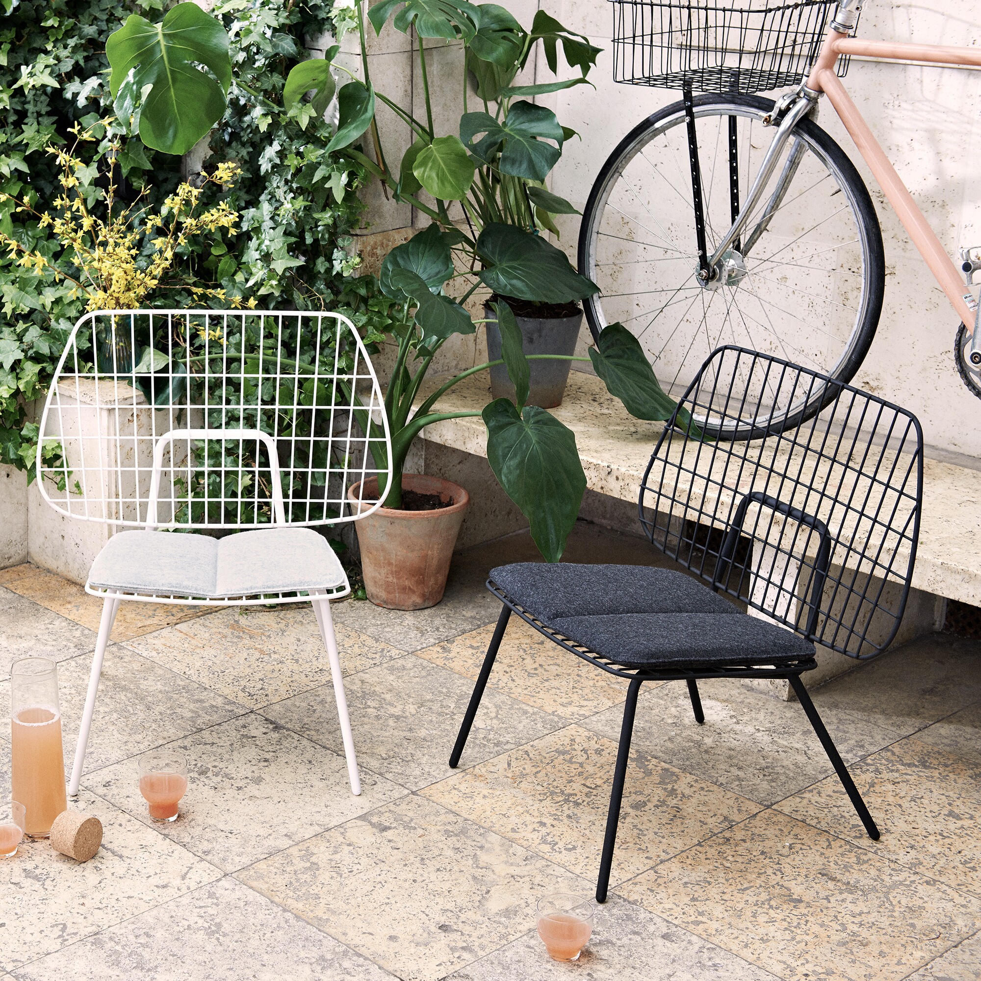 WM String Lounge Chair