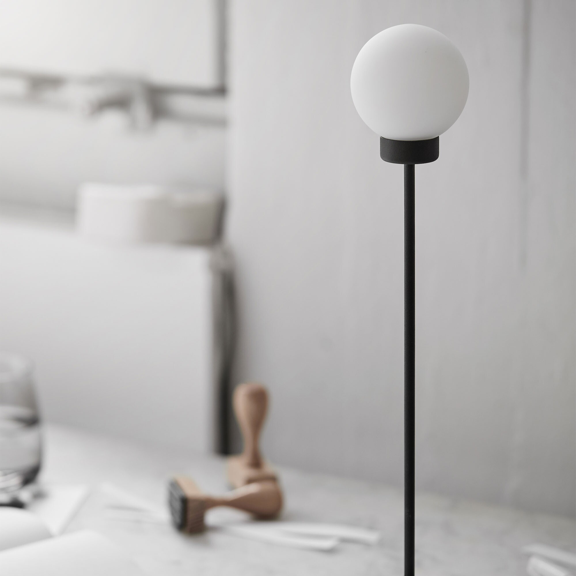 Snowball Table Lamp