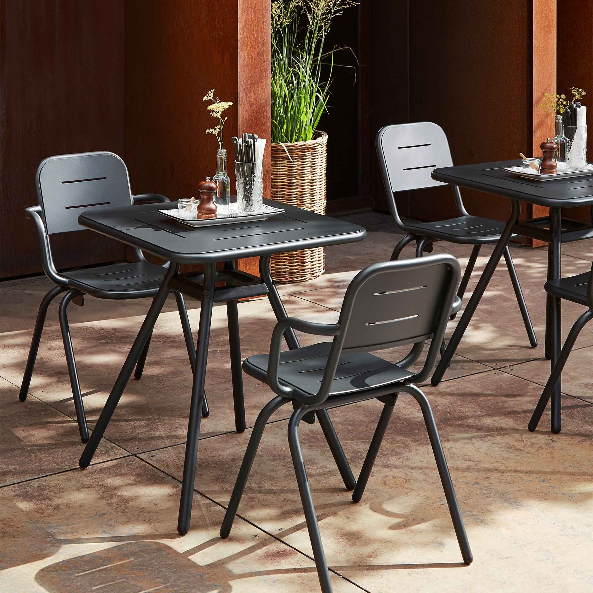 Ray Outdoor Table Square