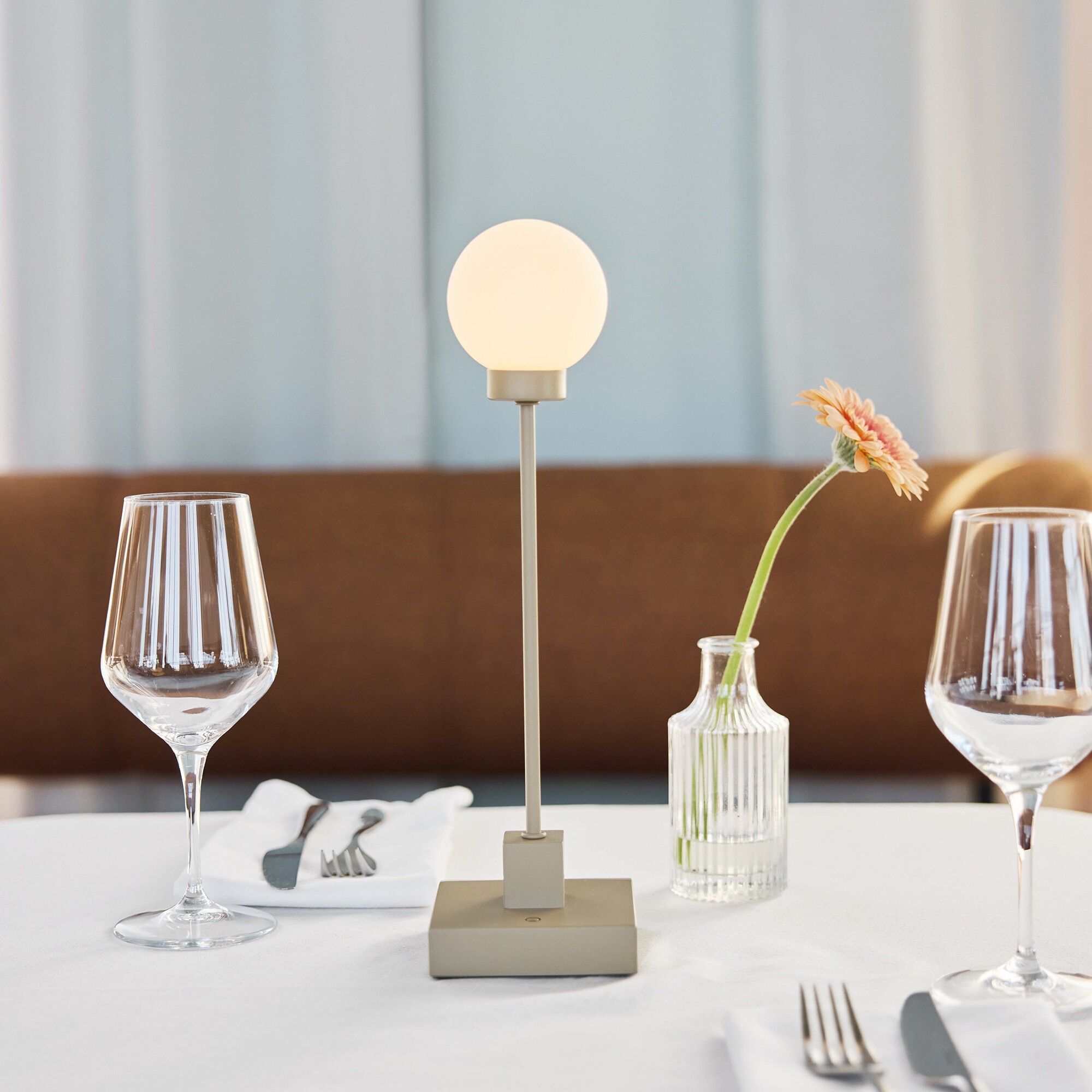 Snowball LED Table Lamp with Battery