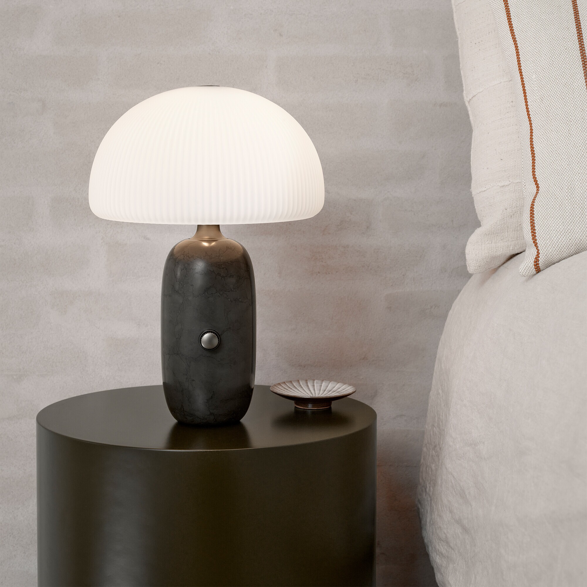 Vipp591 Sculpture LED Table Lamp S