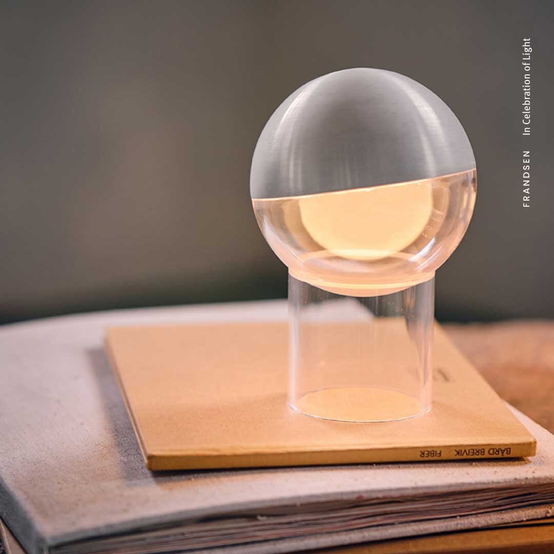 Pila Portable LED Lamp with Battery