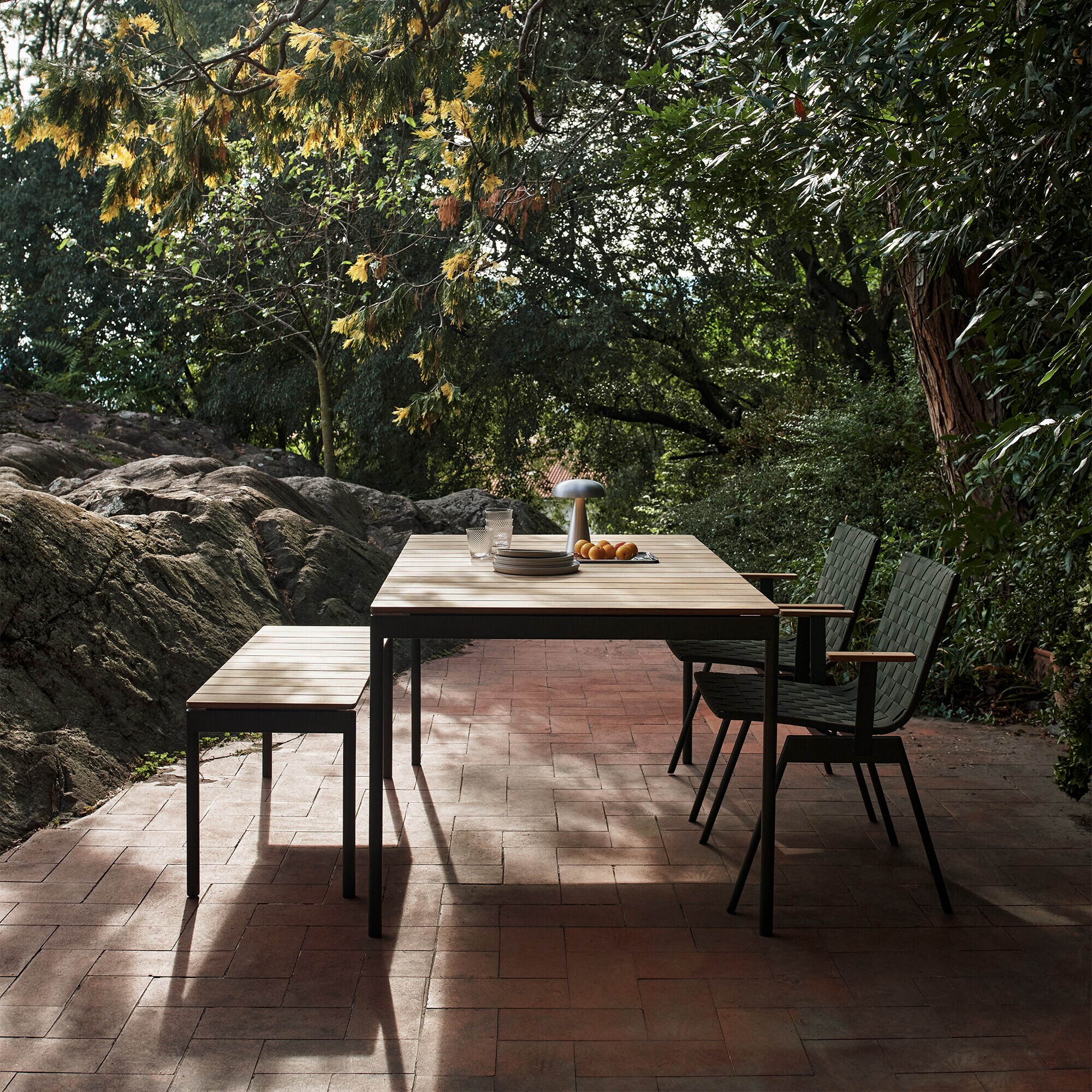 Ville AV26 Garden Table L