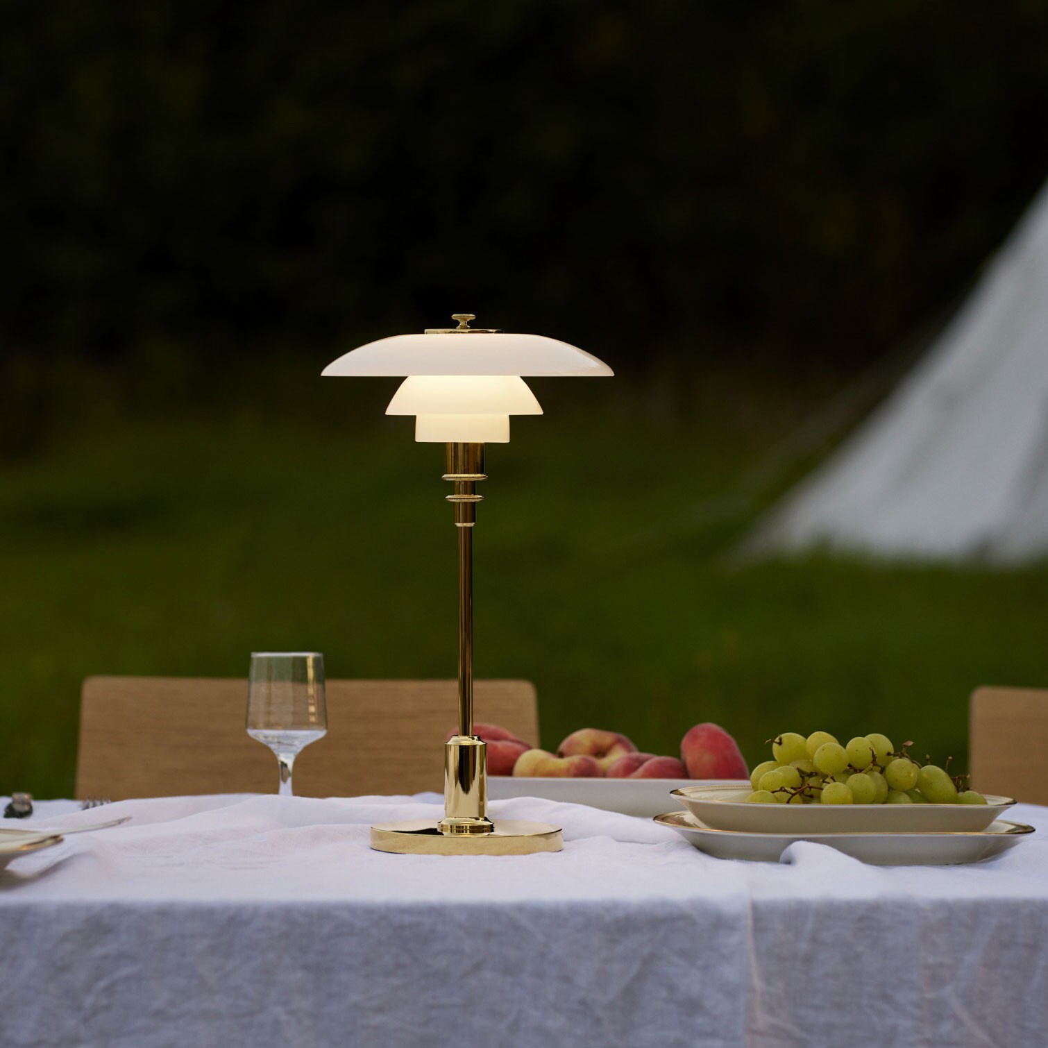 PH 2/1 Portable LED Table Lamp with Battery