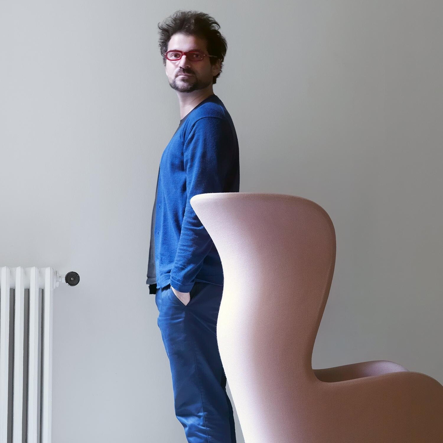 Ro™ JH1 Wingback Fabric Chair Aluminum Feet