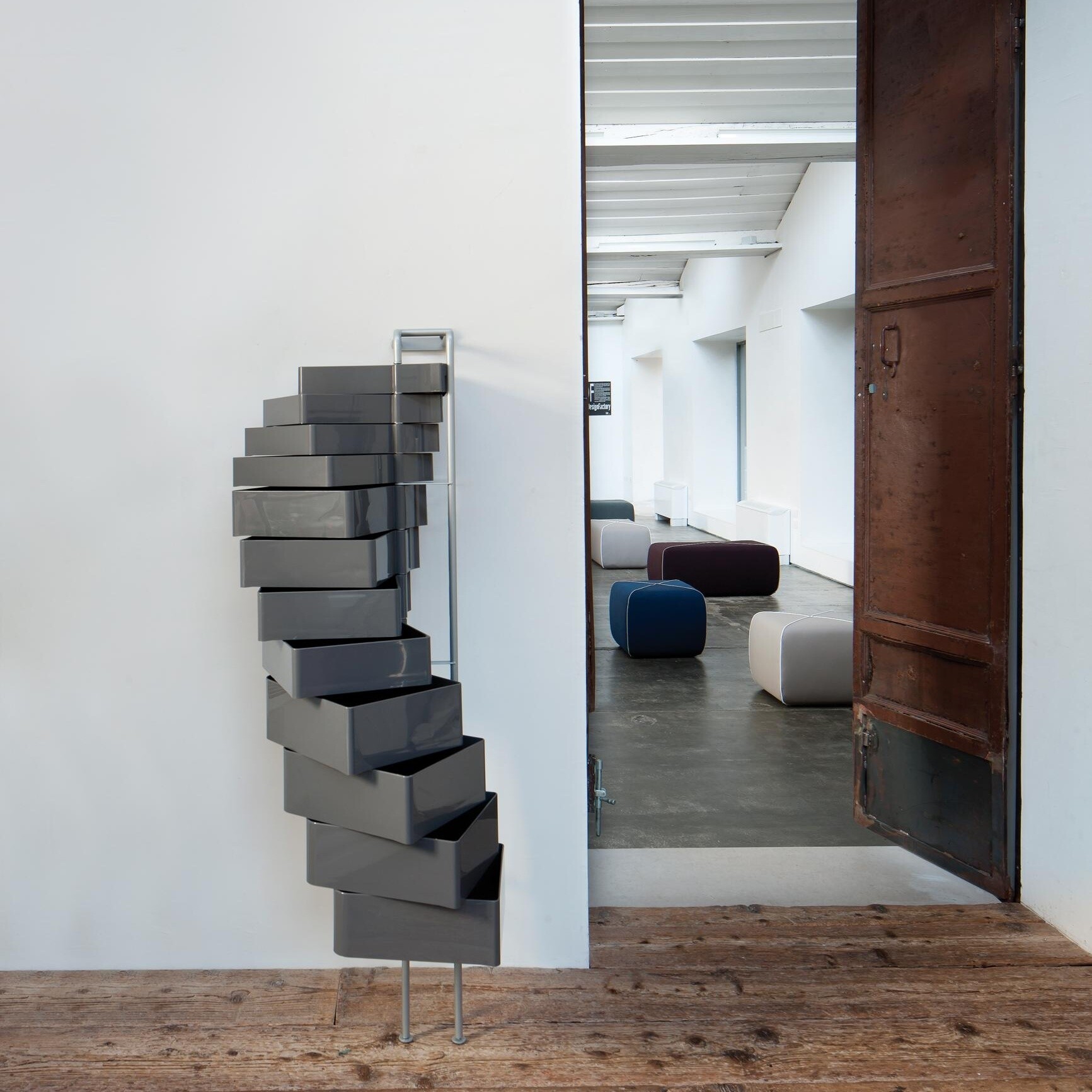 Spinny Drawer Element