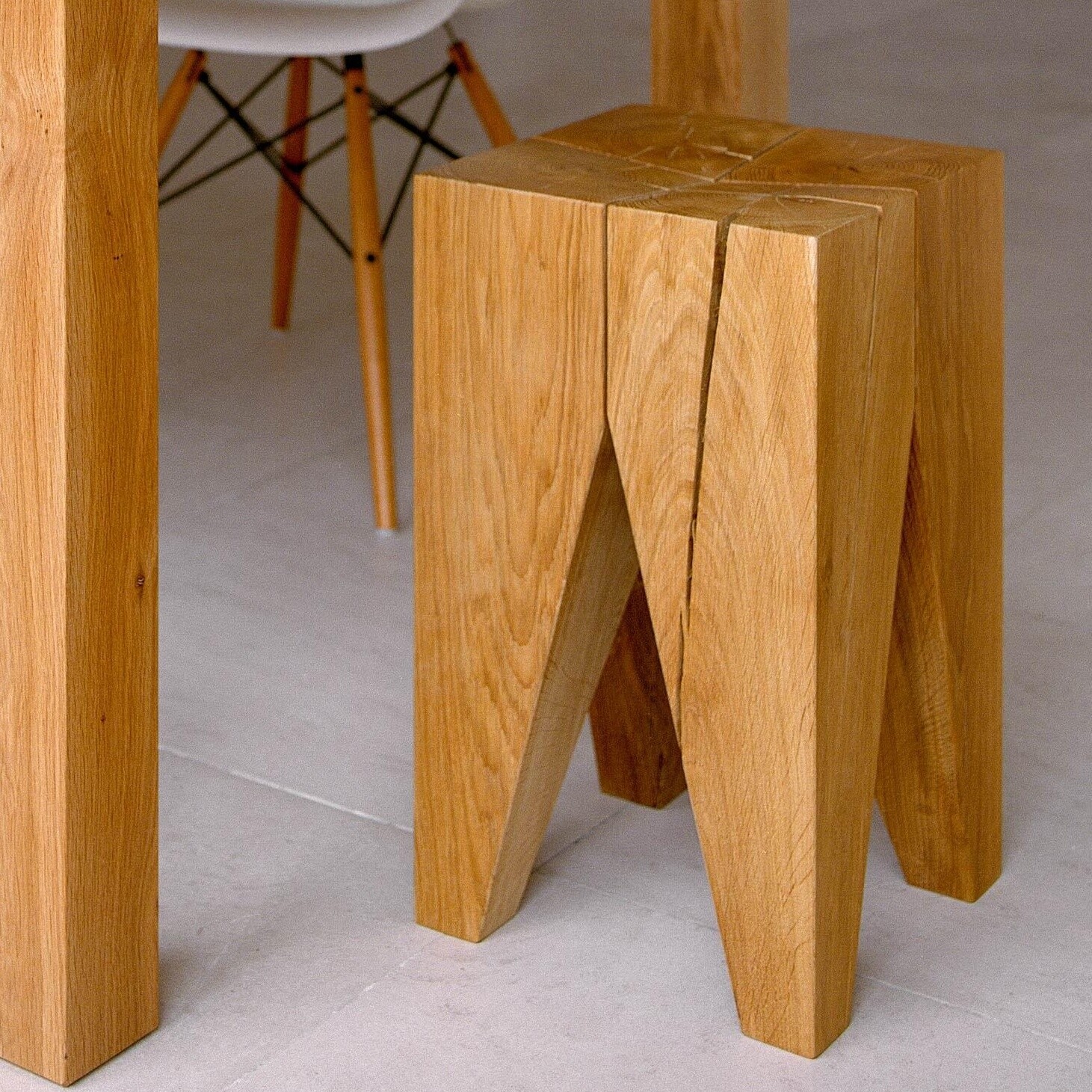 ST04 Backenzahn Stool