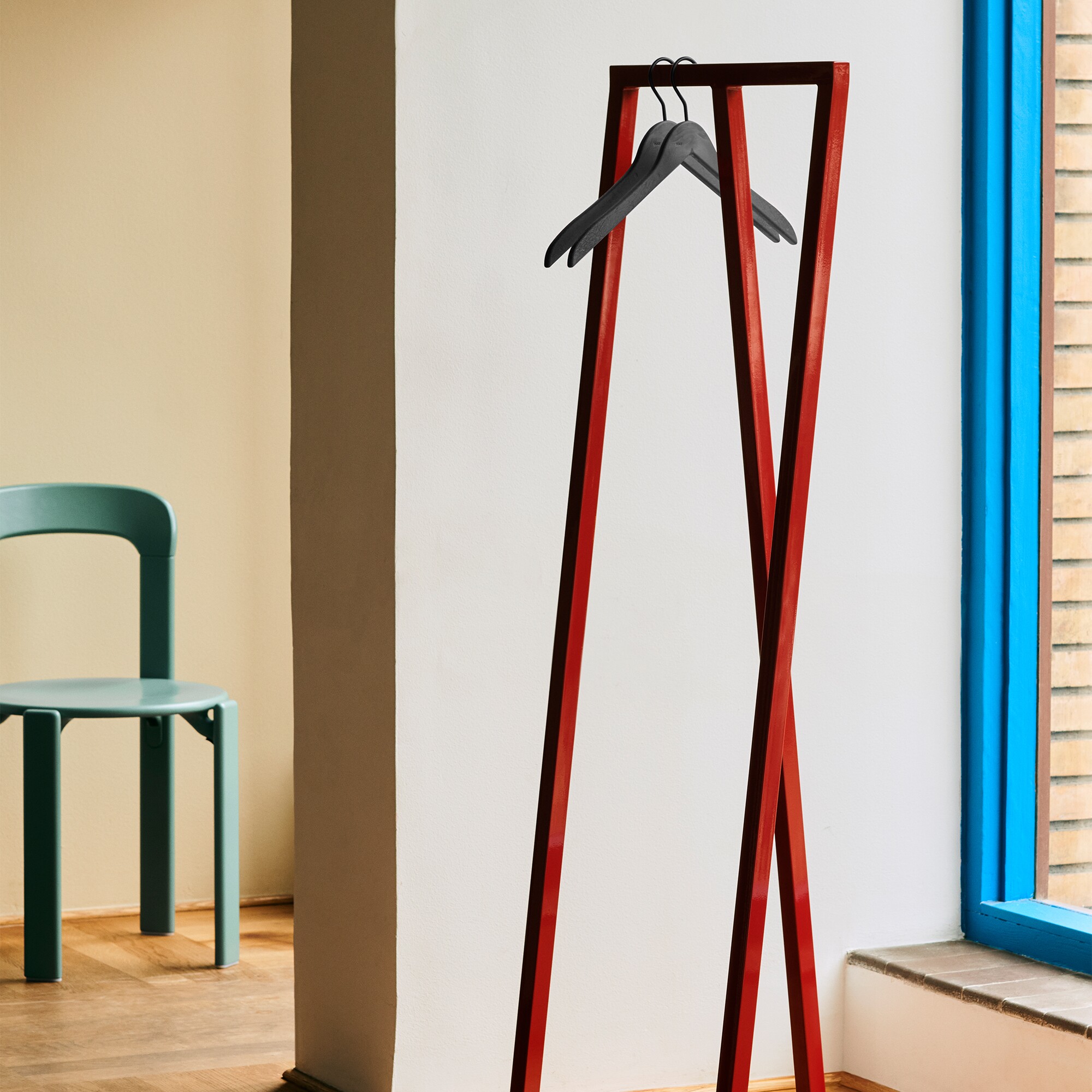 Loop Stand Hall Wardrobe 45x150x39cm