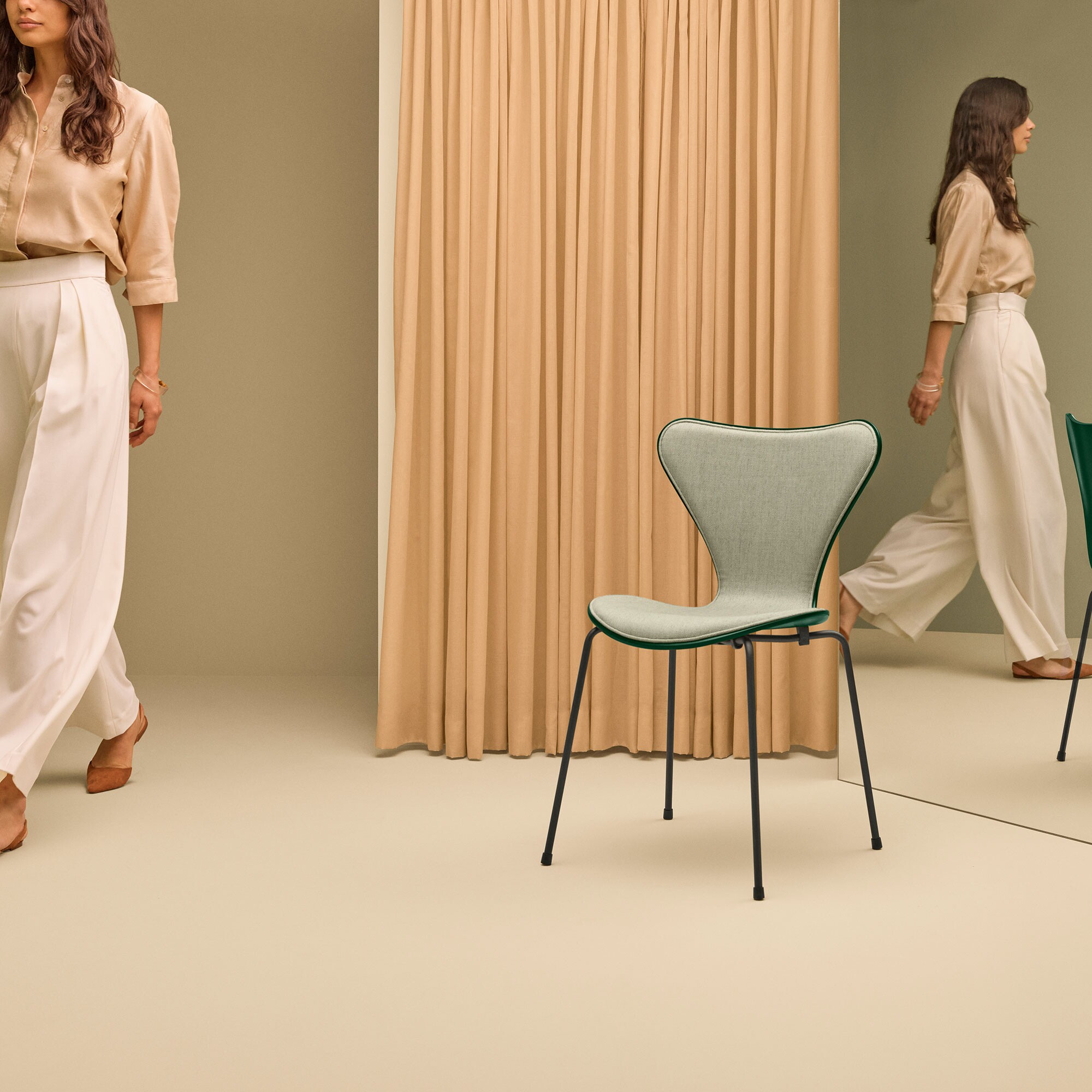 Series 7™ Chair Front Upholstered Brown Bronze