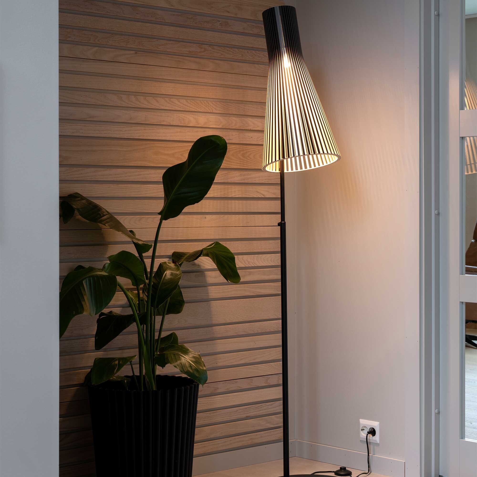 Secto 4210 Floor Lamp