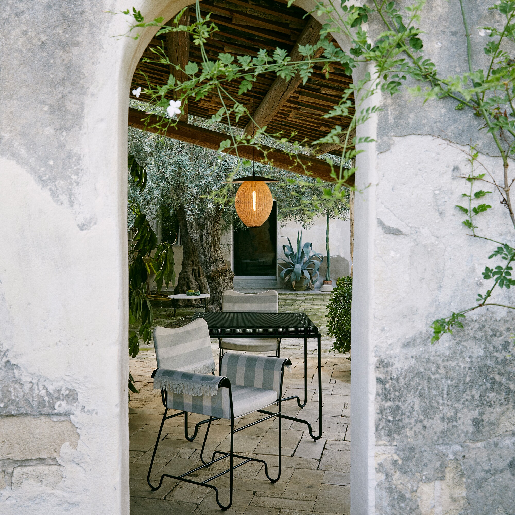 Satellite Outdoor Suspension Lamp L