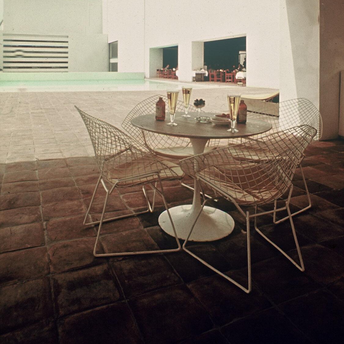 Saarinen Garden Table Ø107cm