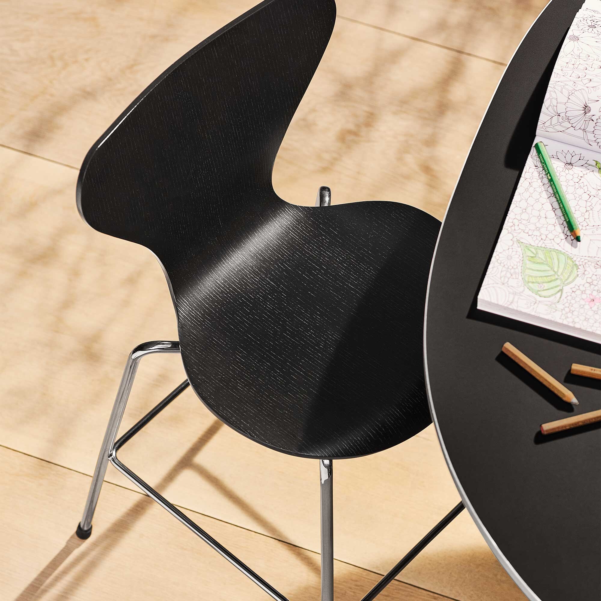 Serie 7™ Junior Chair