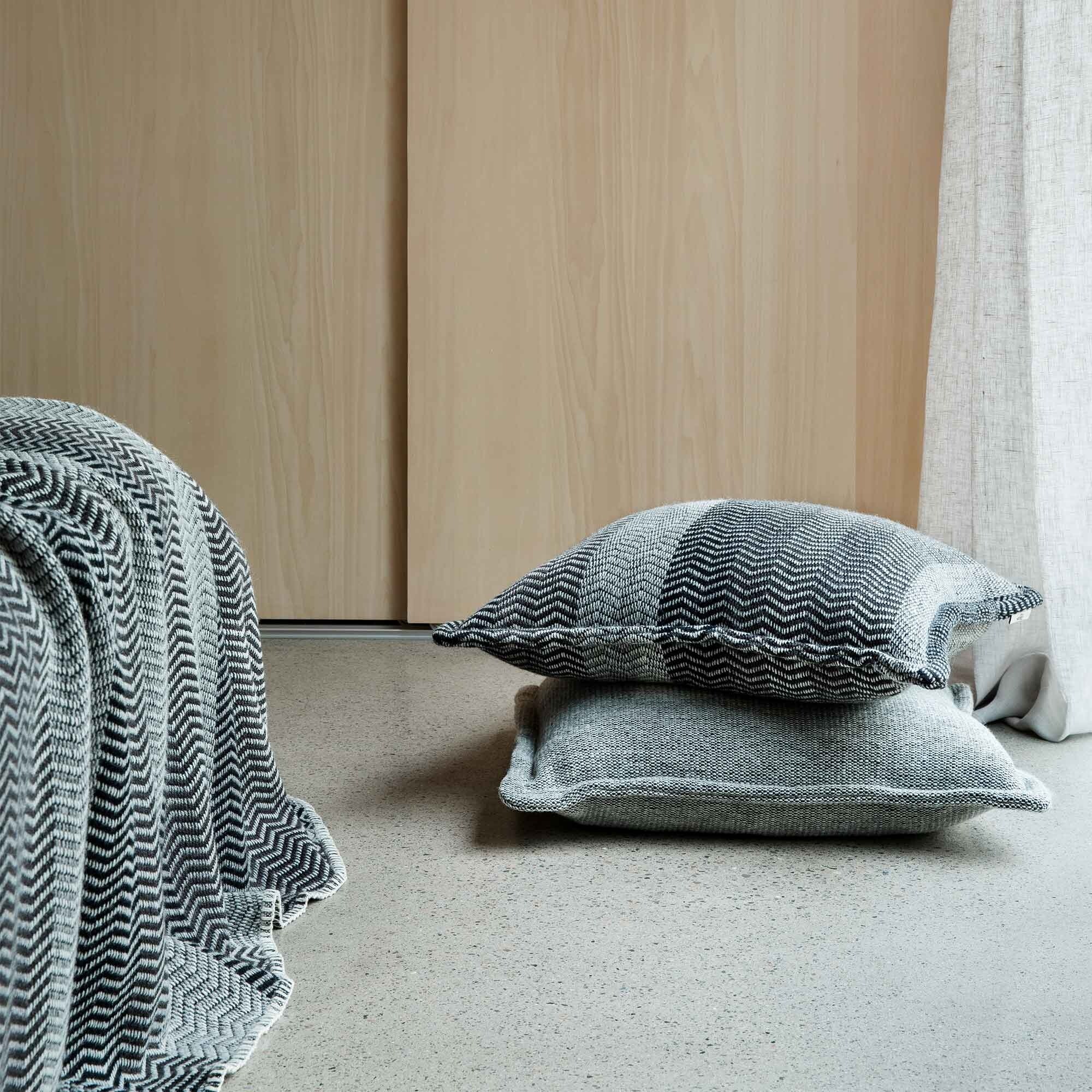 Picnic Cushion 60x60cm