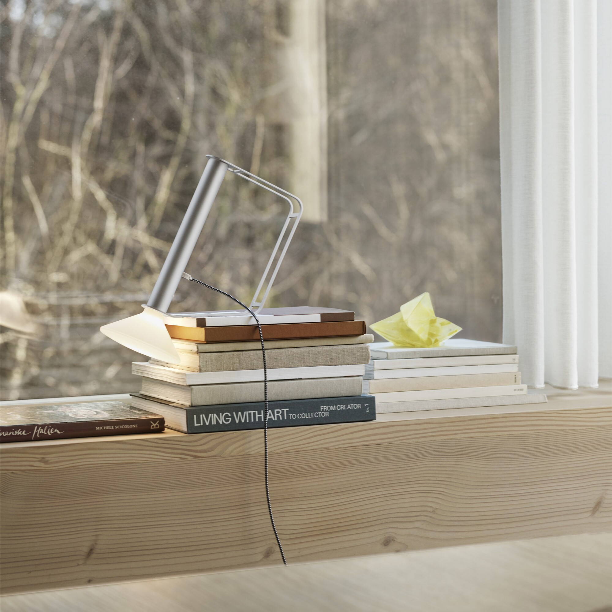 Piton LED Lamp with Battery