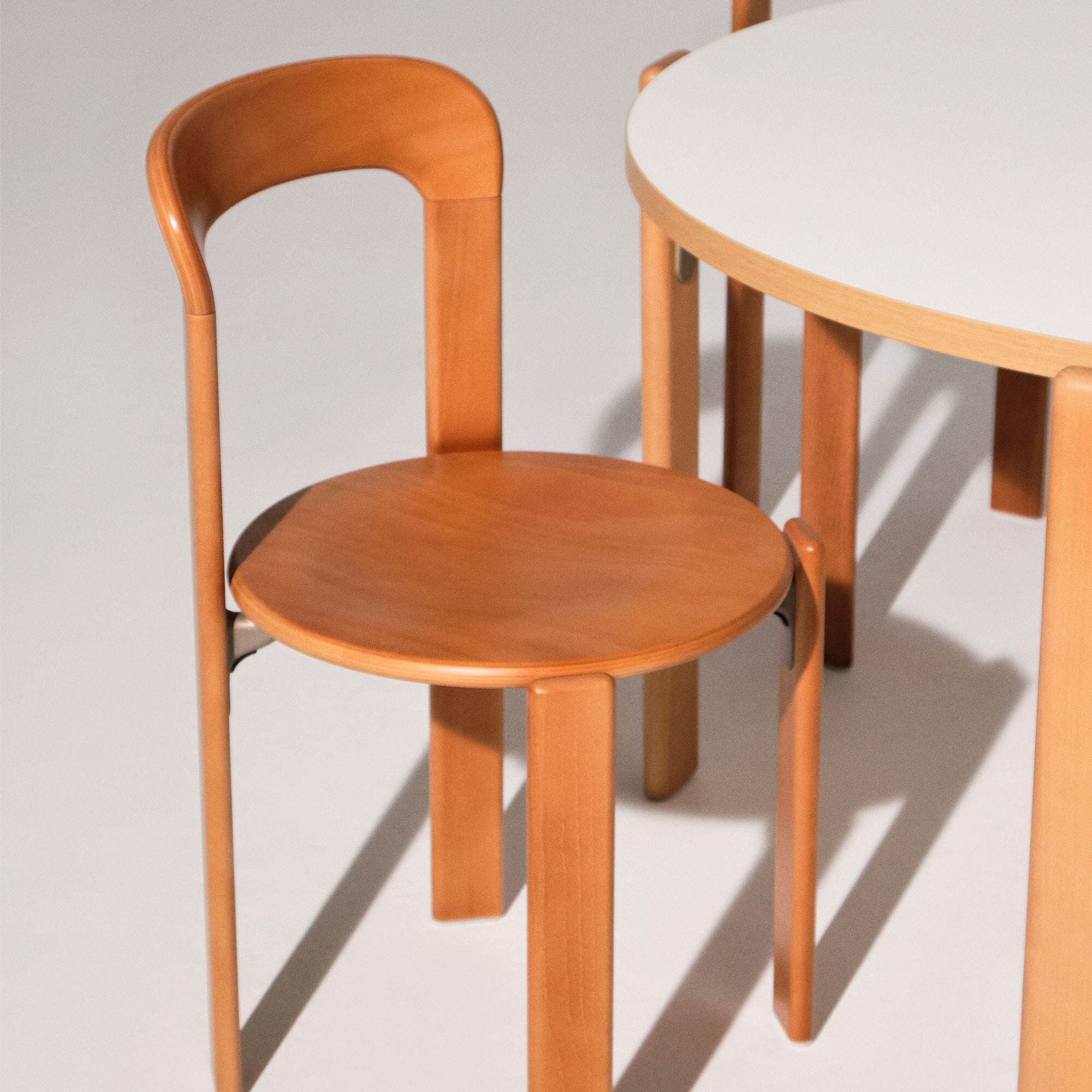 Rey Dining Table Veneer Ø128cm