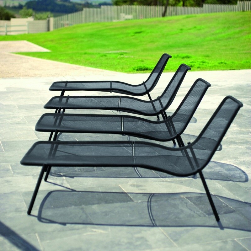 Round Outdoor Lounger