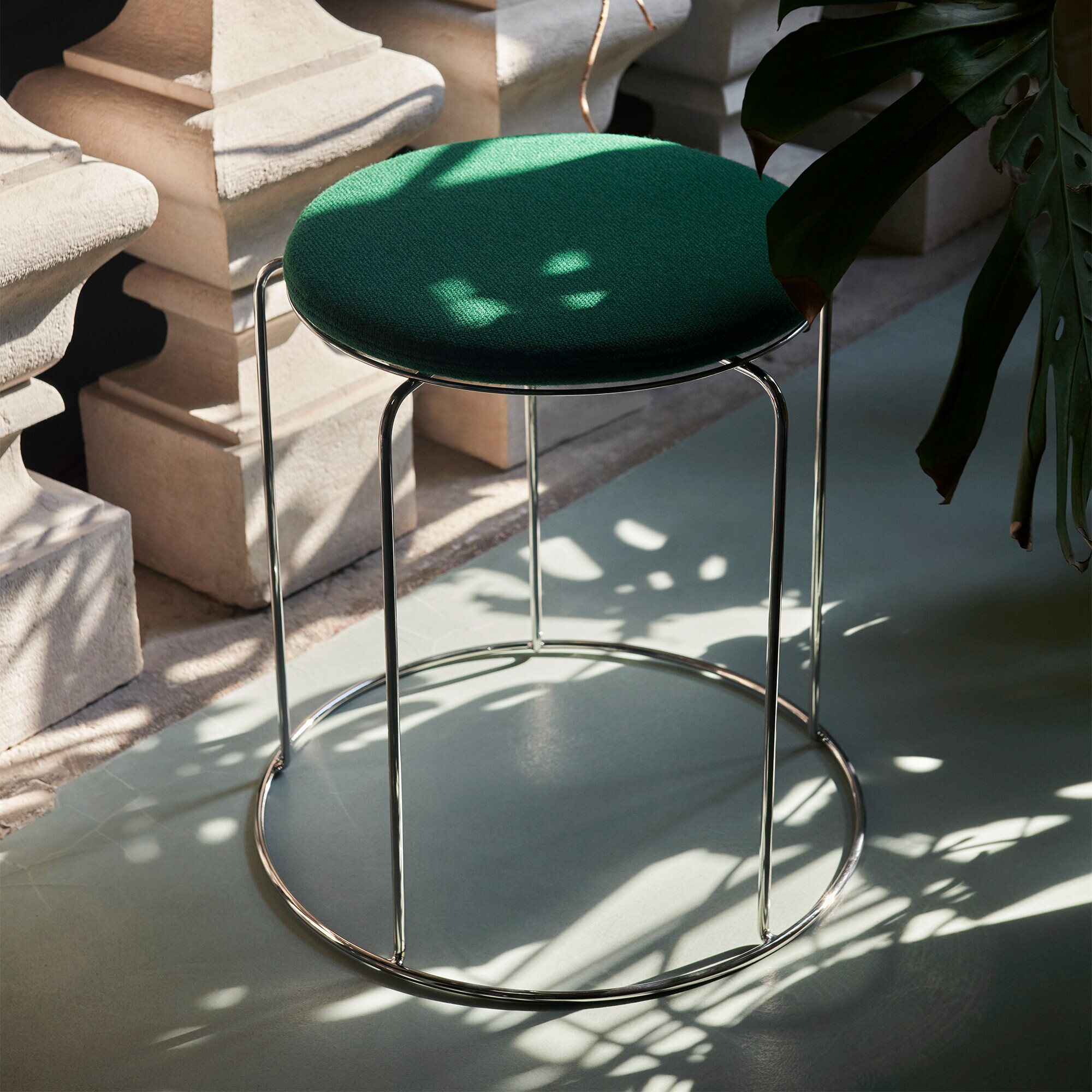 Wire VP11 Stool with Seat Pad