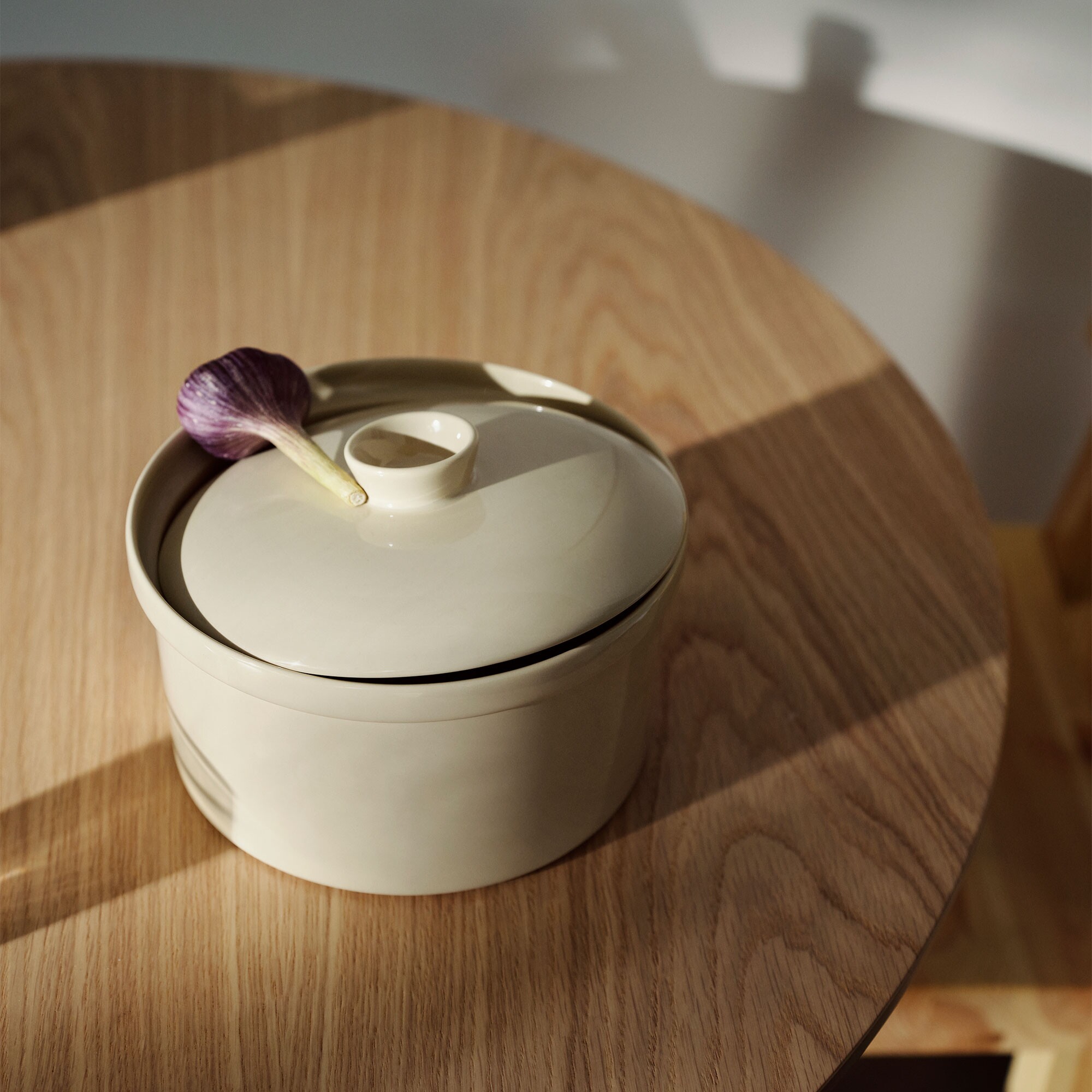 Teema Pot with Lid 2.3l