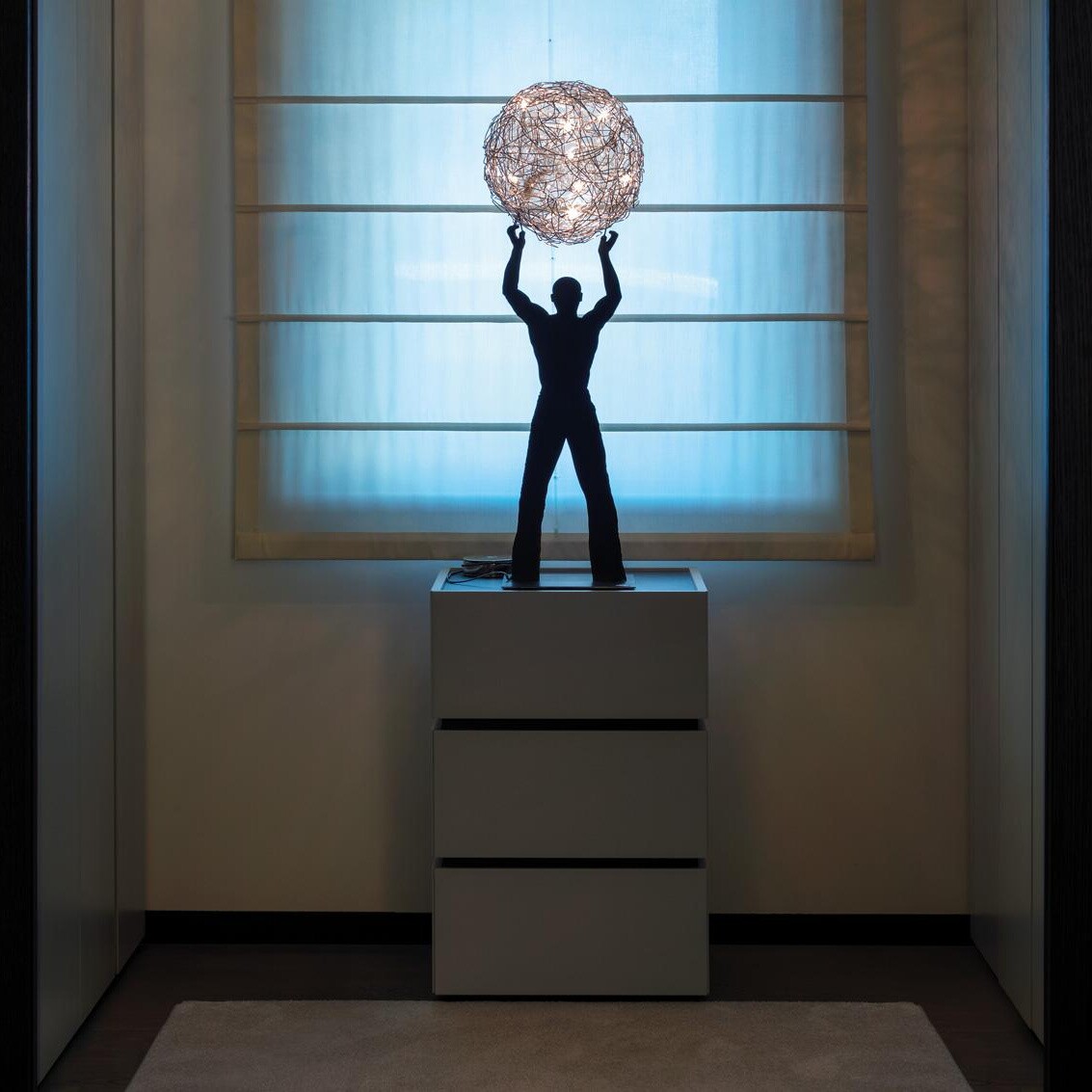 Uomo Della Luce S Table lamp