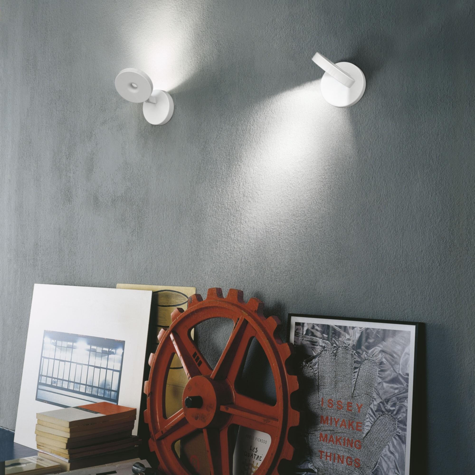 String H0 Dim To Warm LED Wall Lamp