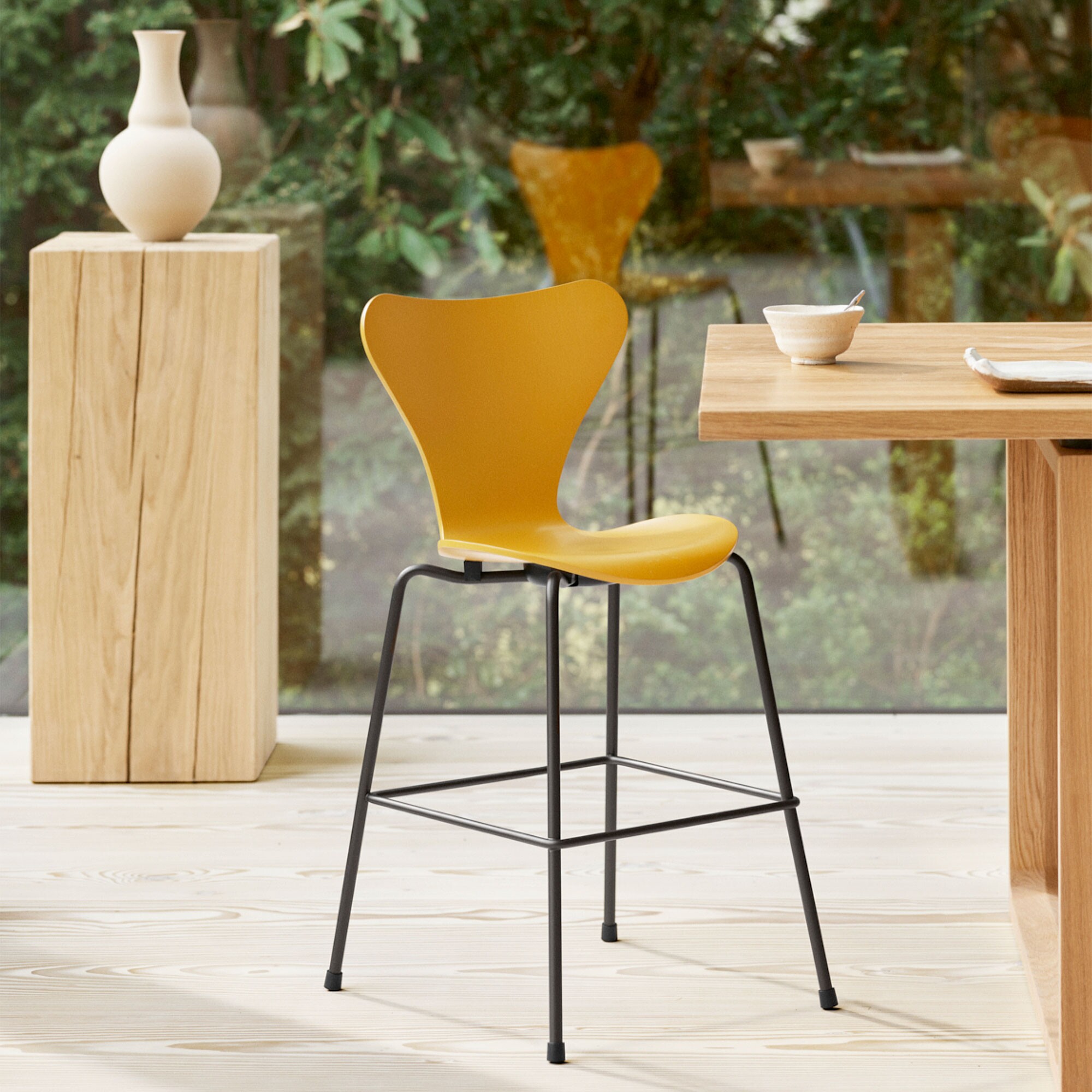 Serie 7™ Junior Chair Brown Bronze