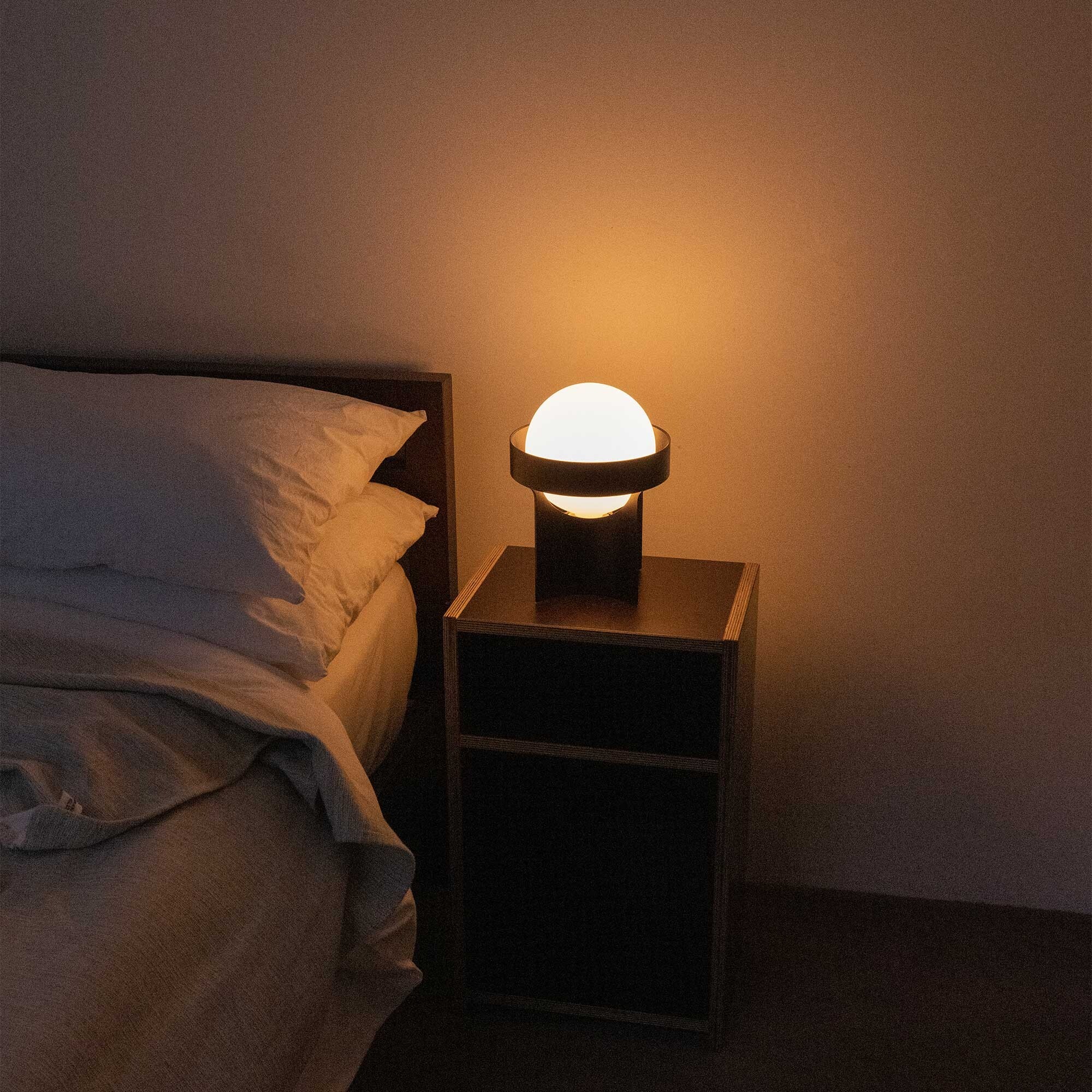 Loop Table Lamp L + Sphere IV