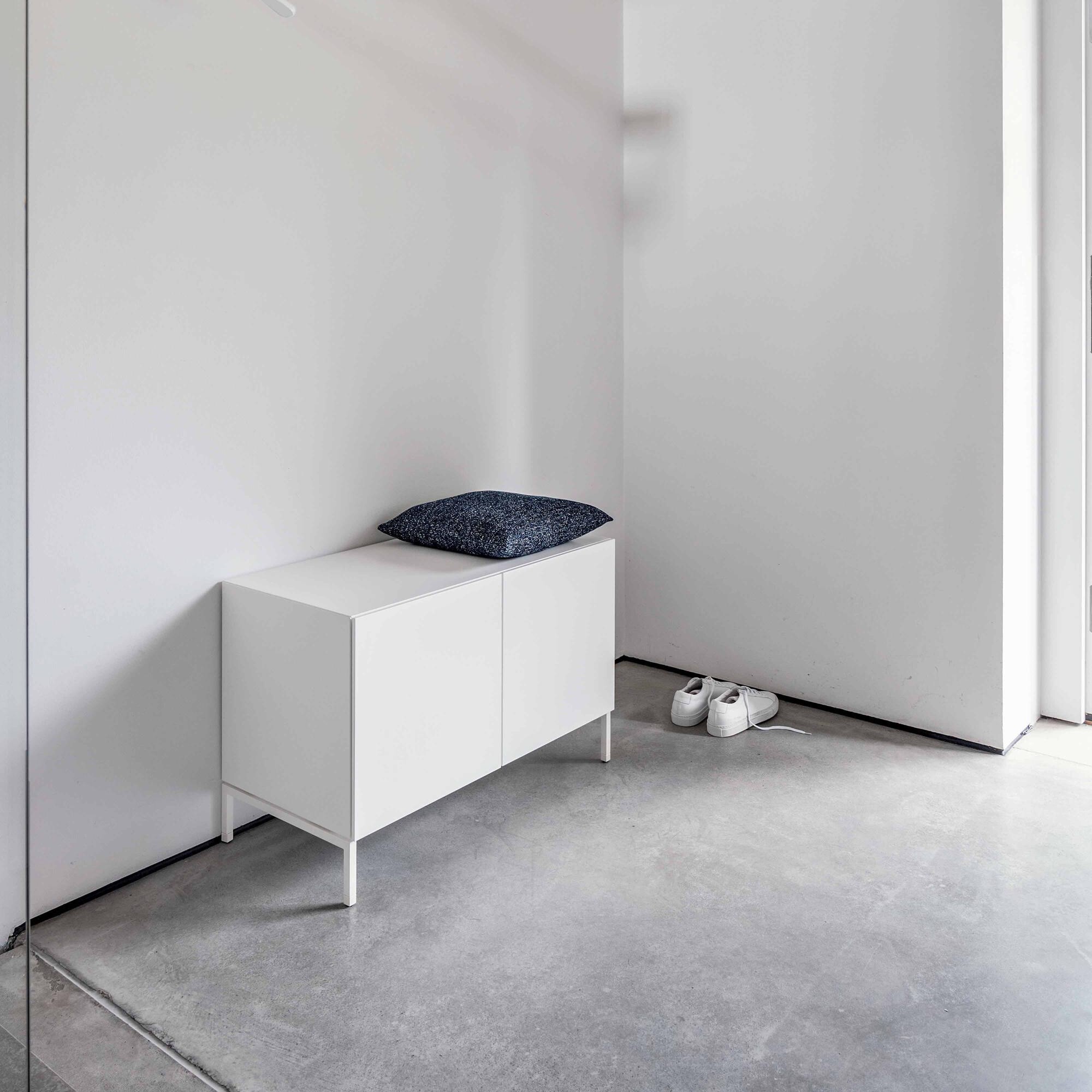 Urban 1070 Bench / Shoe Cabinet